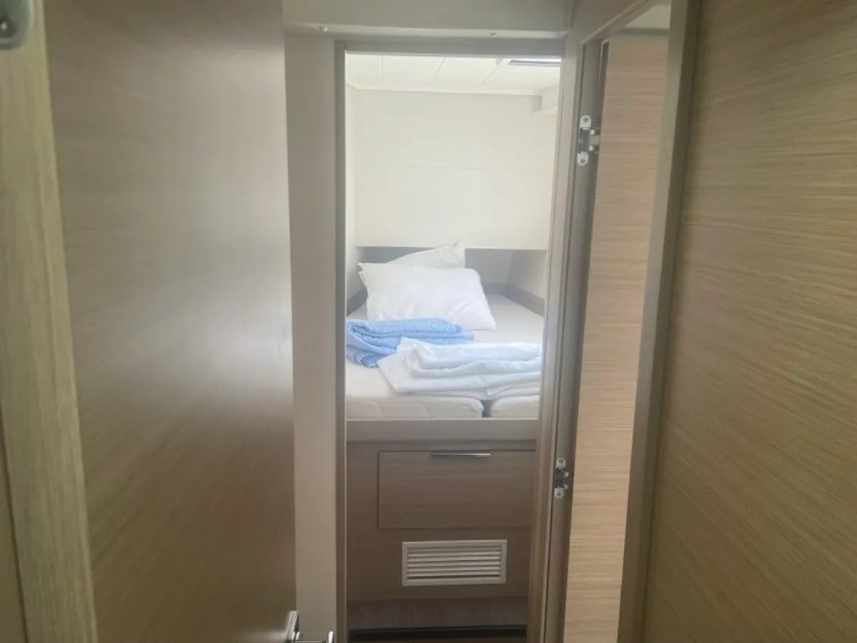 Lagoon 40 — photo 10