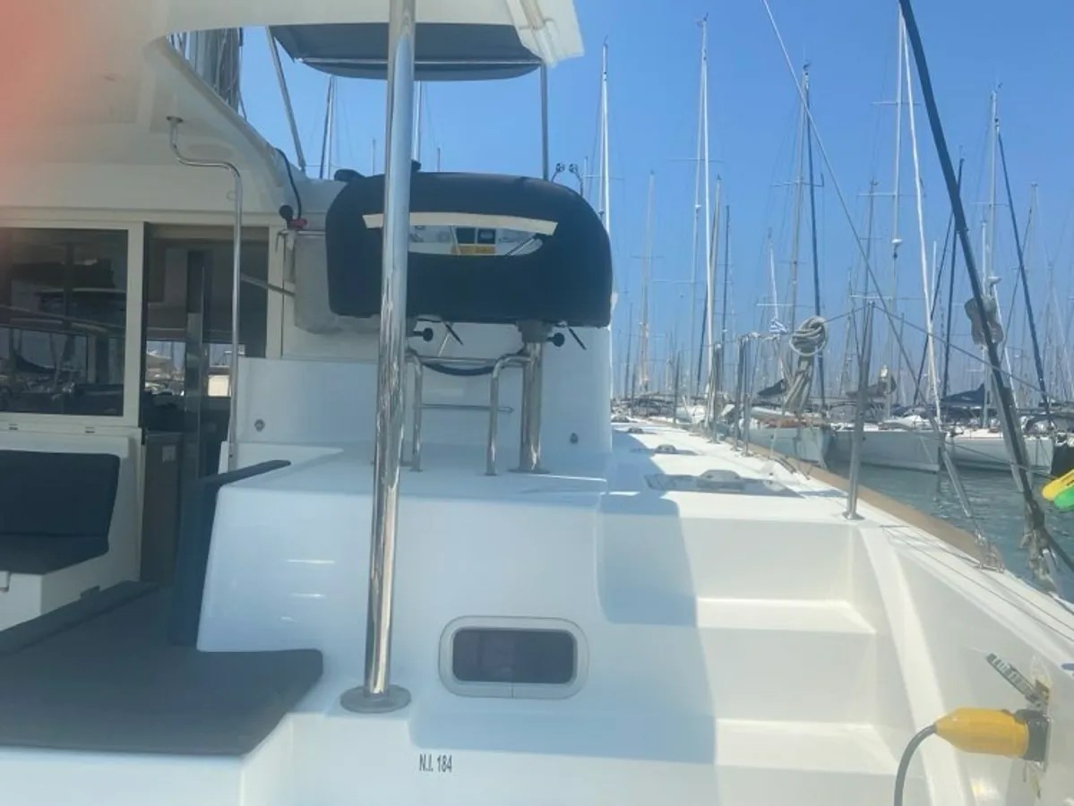 Lagoon 40 — photo 20