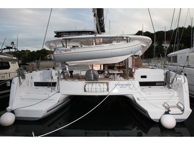 Lagoon 42 — photo 1