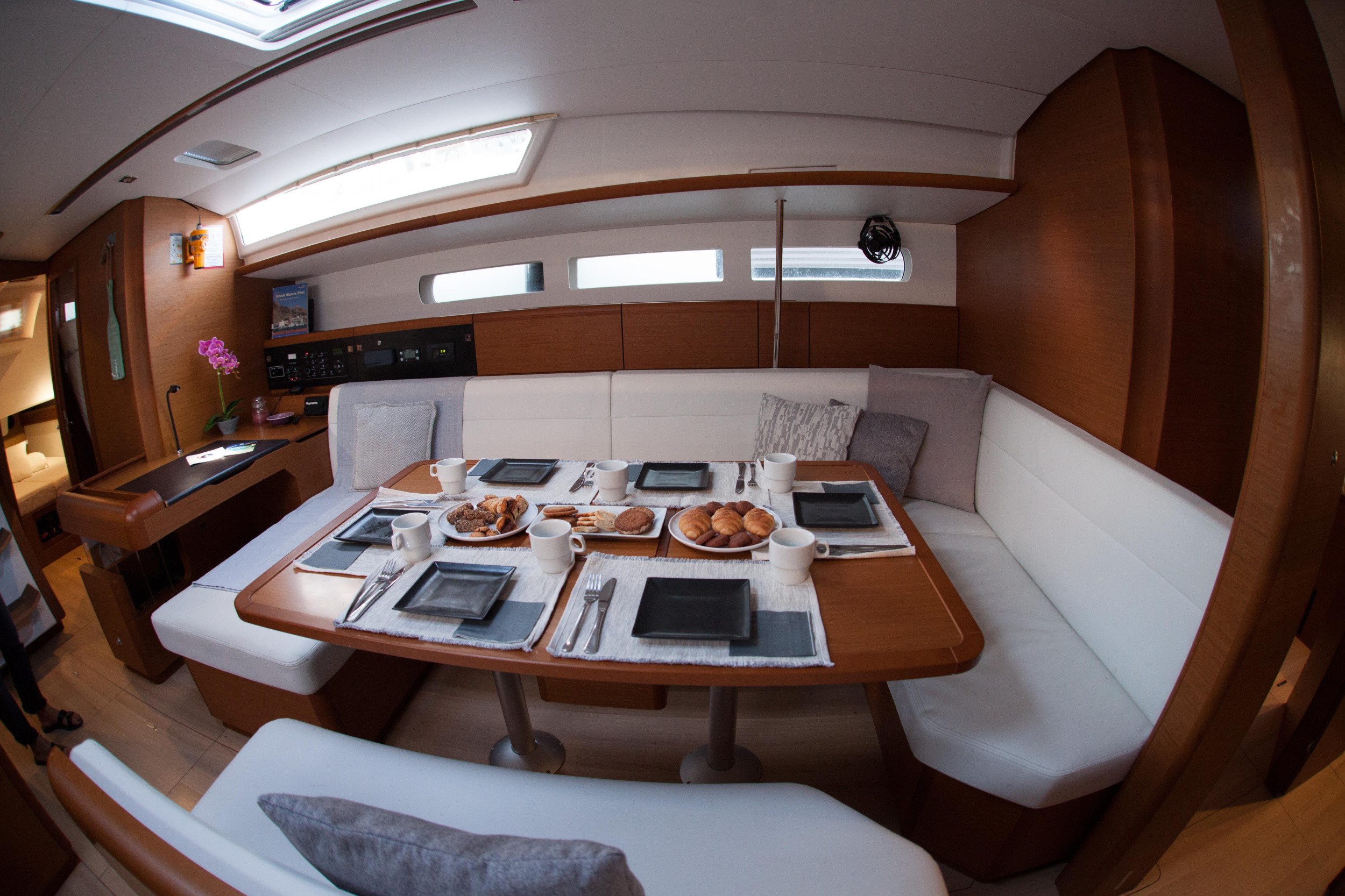 Sun Odyssey 519 - 5 cabs — photo 4