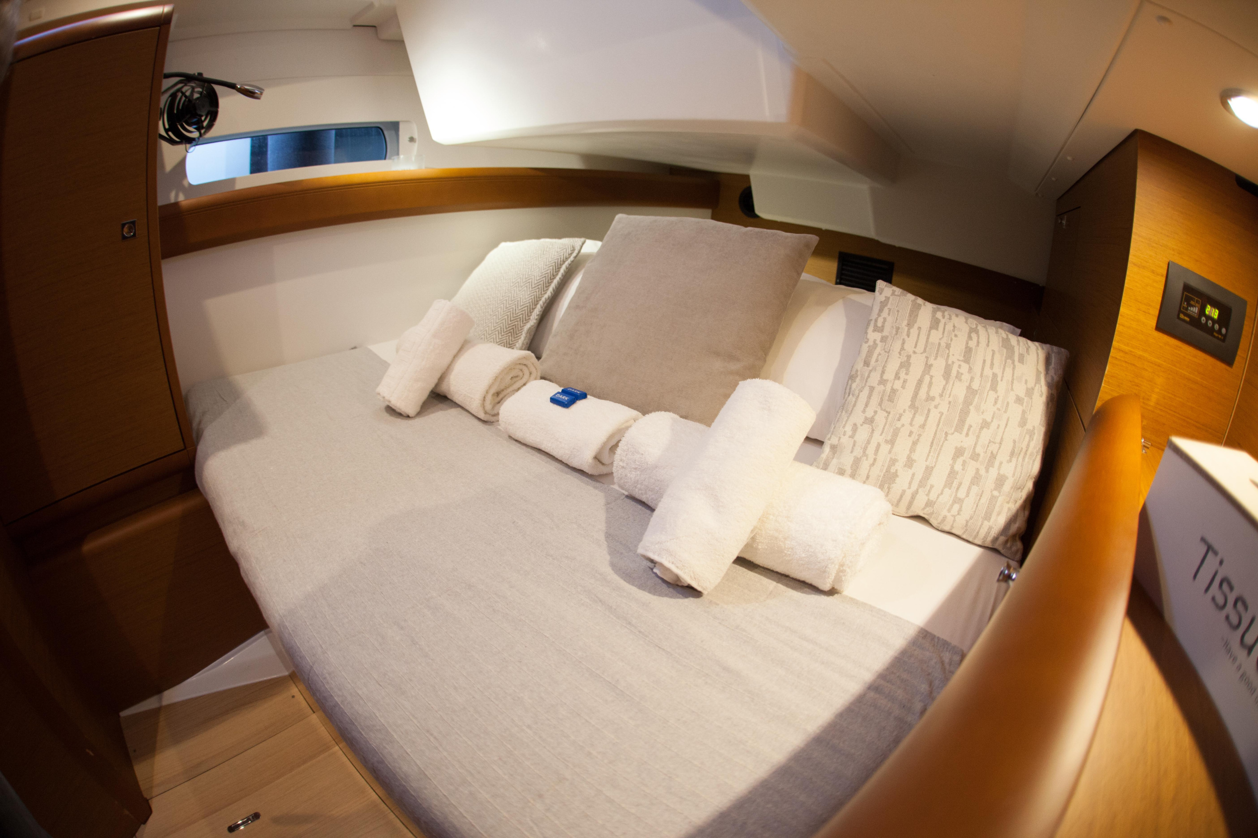 Sun Odyssey 519 - 5 cabs — photo 10
