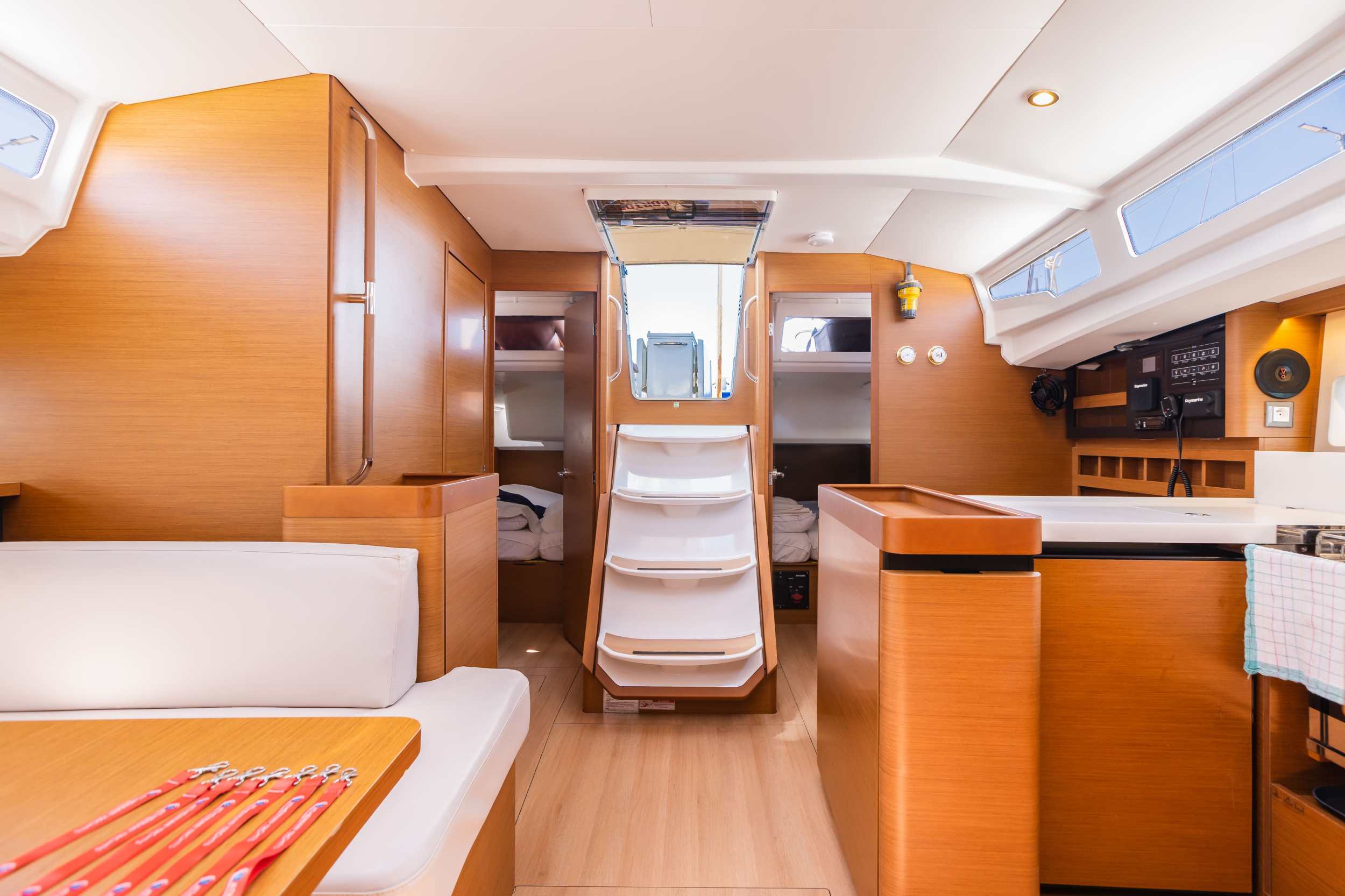 Sun Odyssey 440 — photo 5