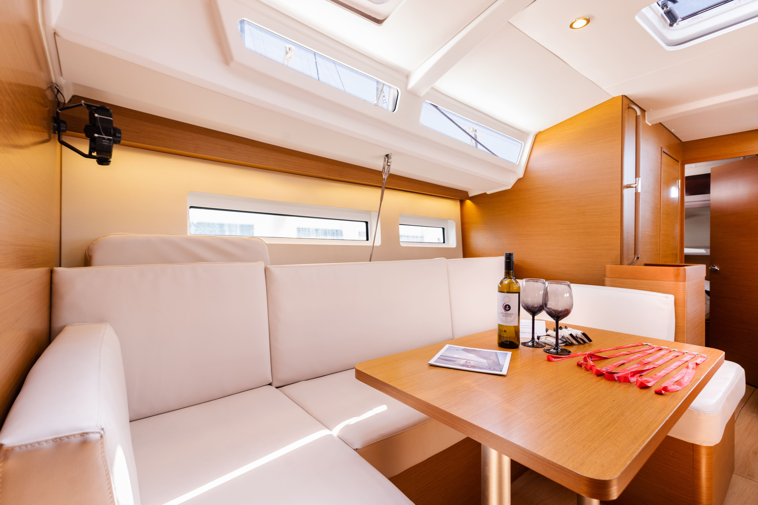 Sun Odyssey 440 — photo 9