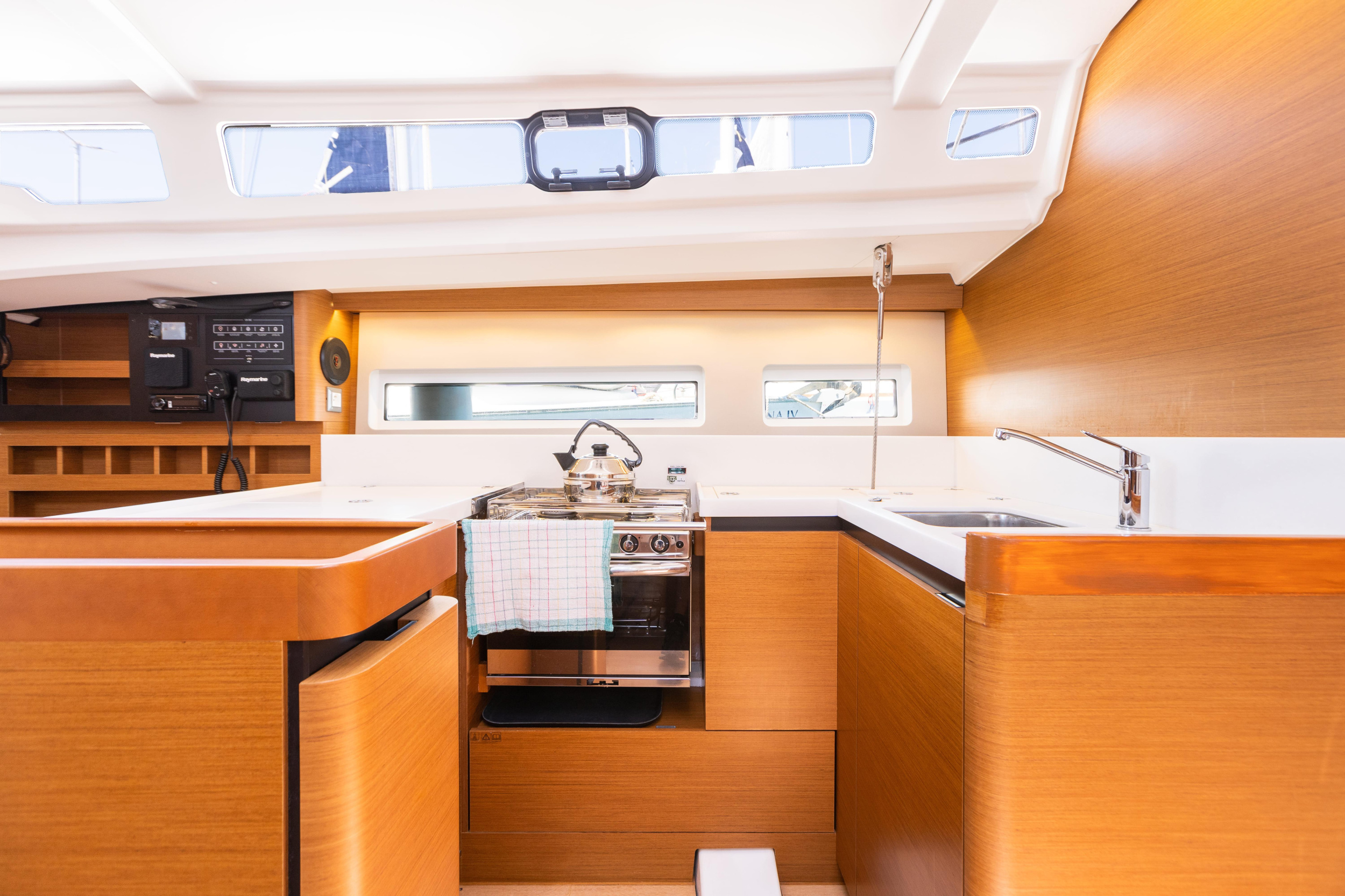 Sun Odyssey 440 — photo 12