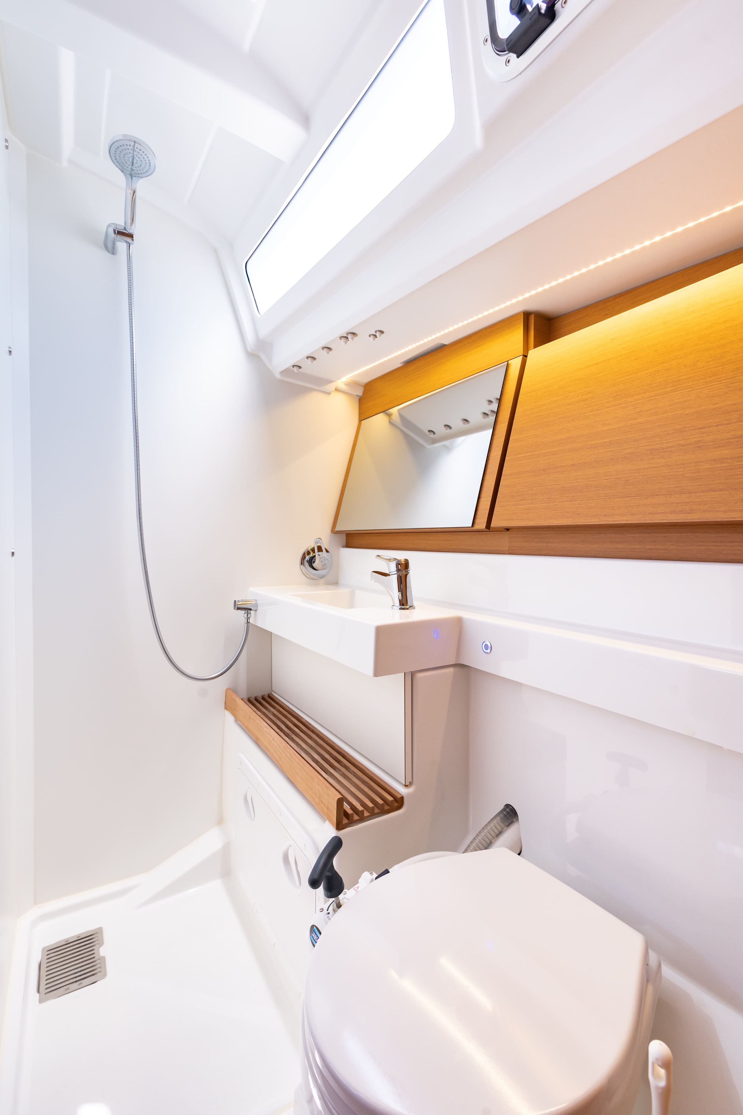 Sun Odyssey 440 — photo 4
