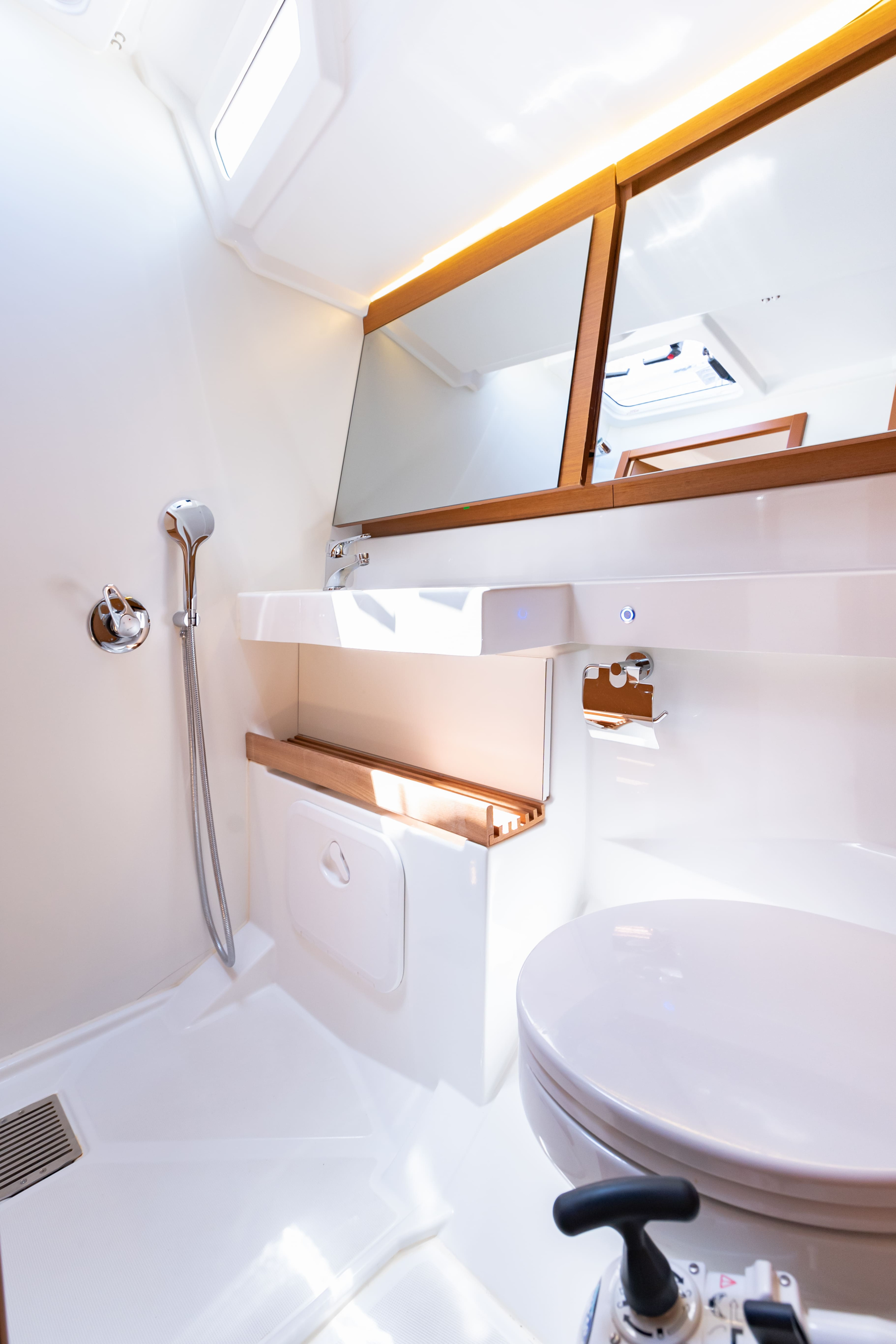 Sun Odyssey 440 — photo 10