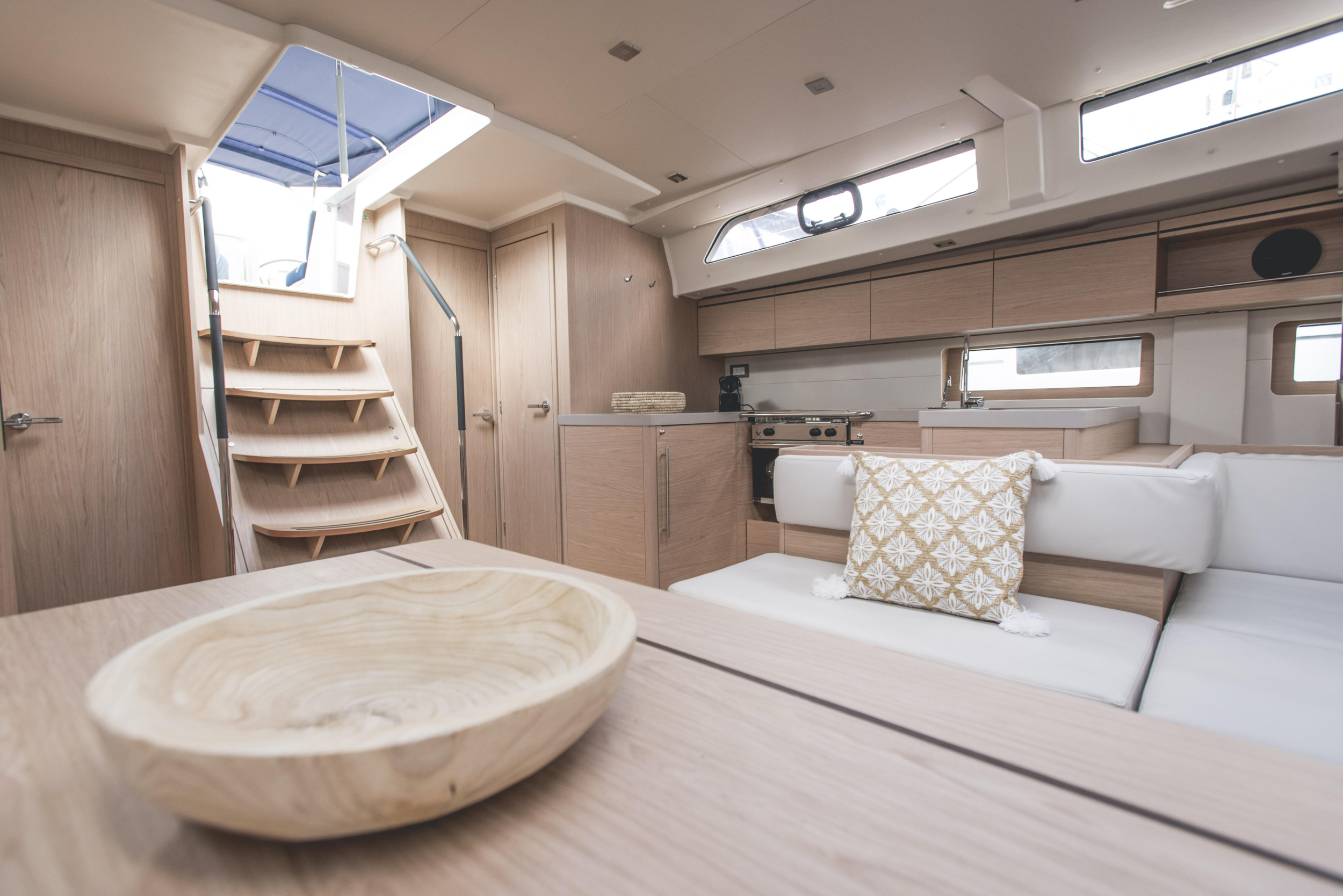 Oceanis 51.1 — photo 11