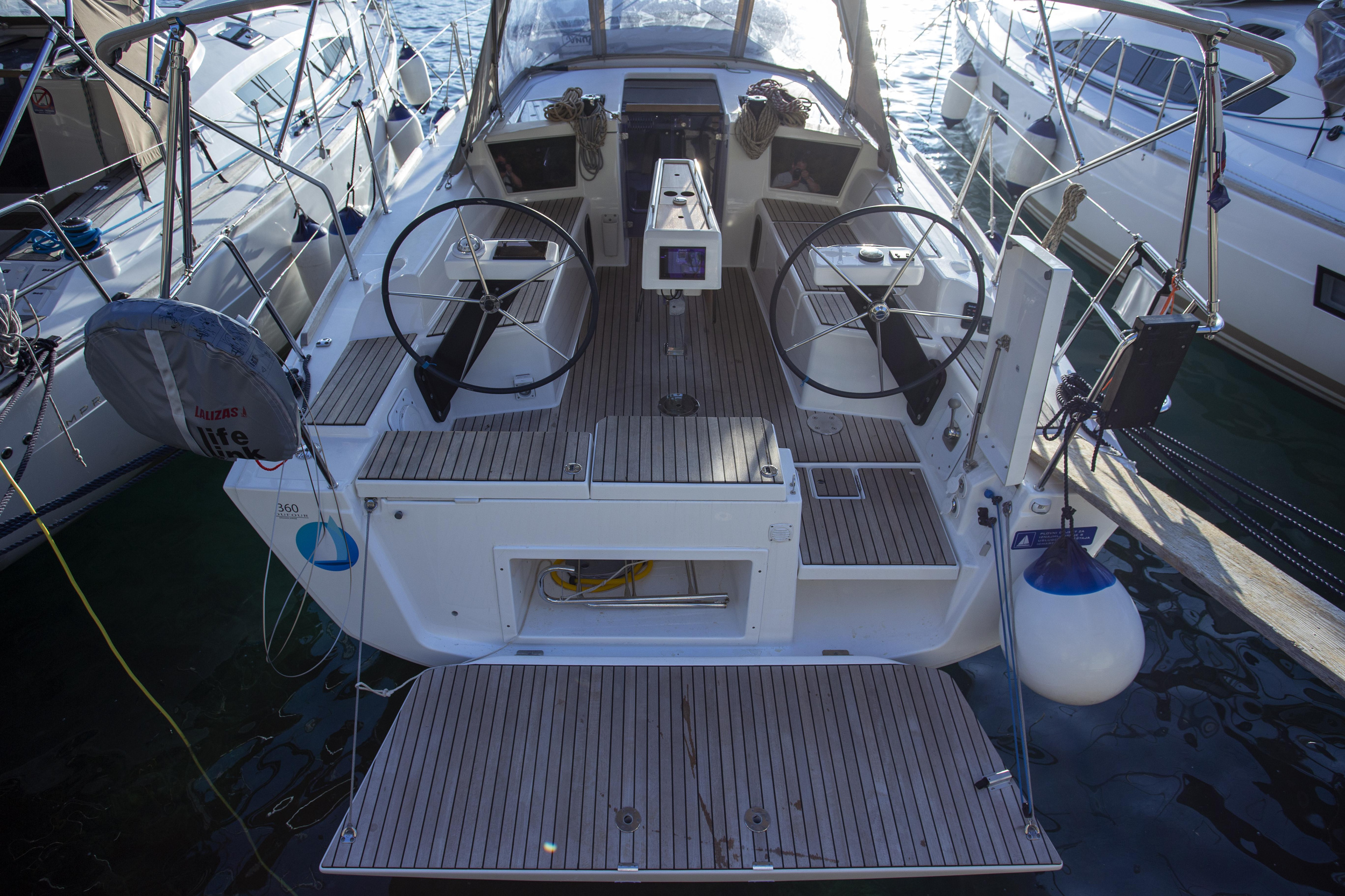 Dufour 360 Grand Large — photo 3