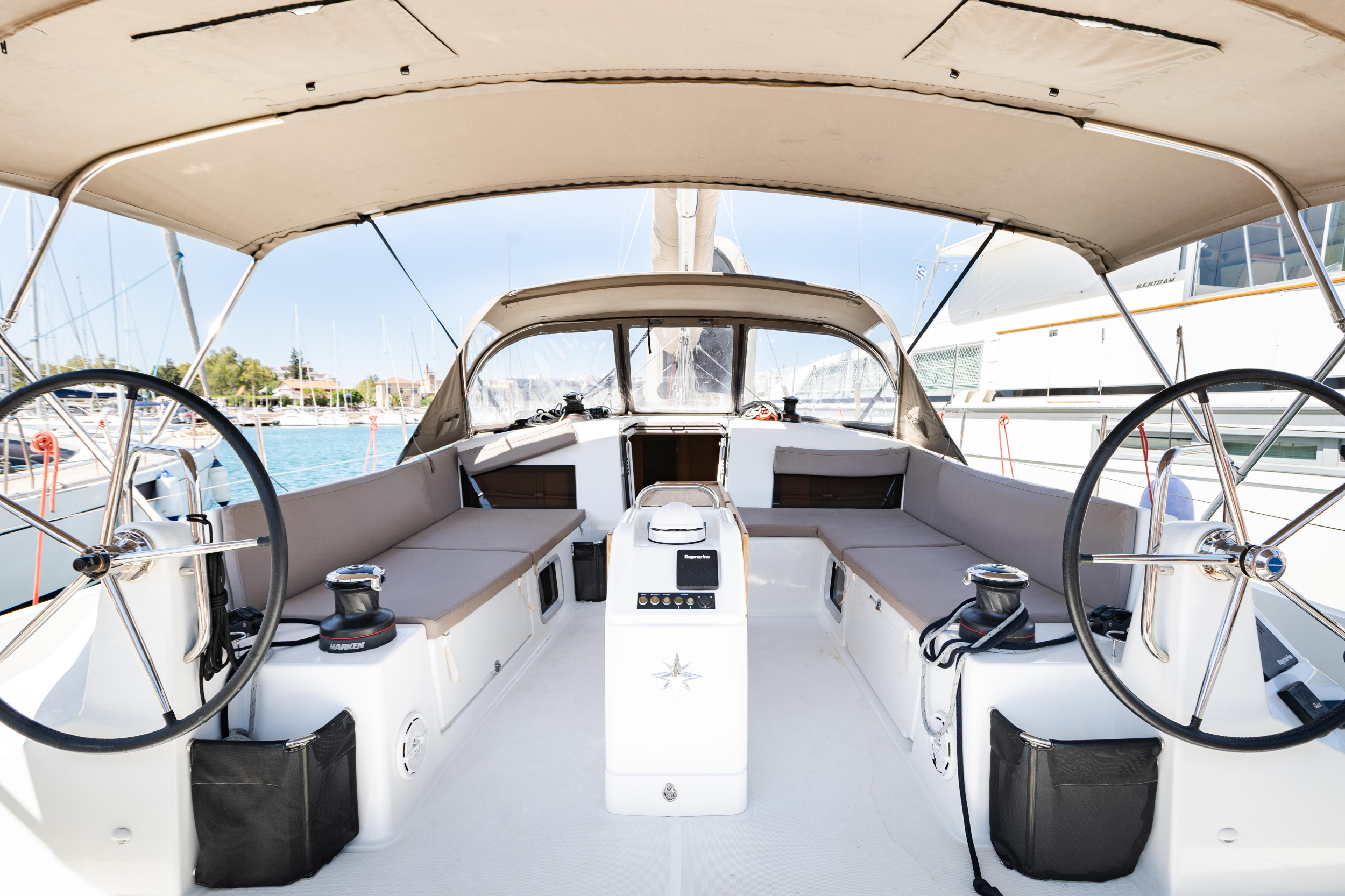 Sun Odyssey 490 4 cabins — photo 6