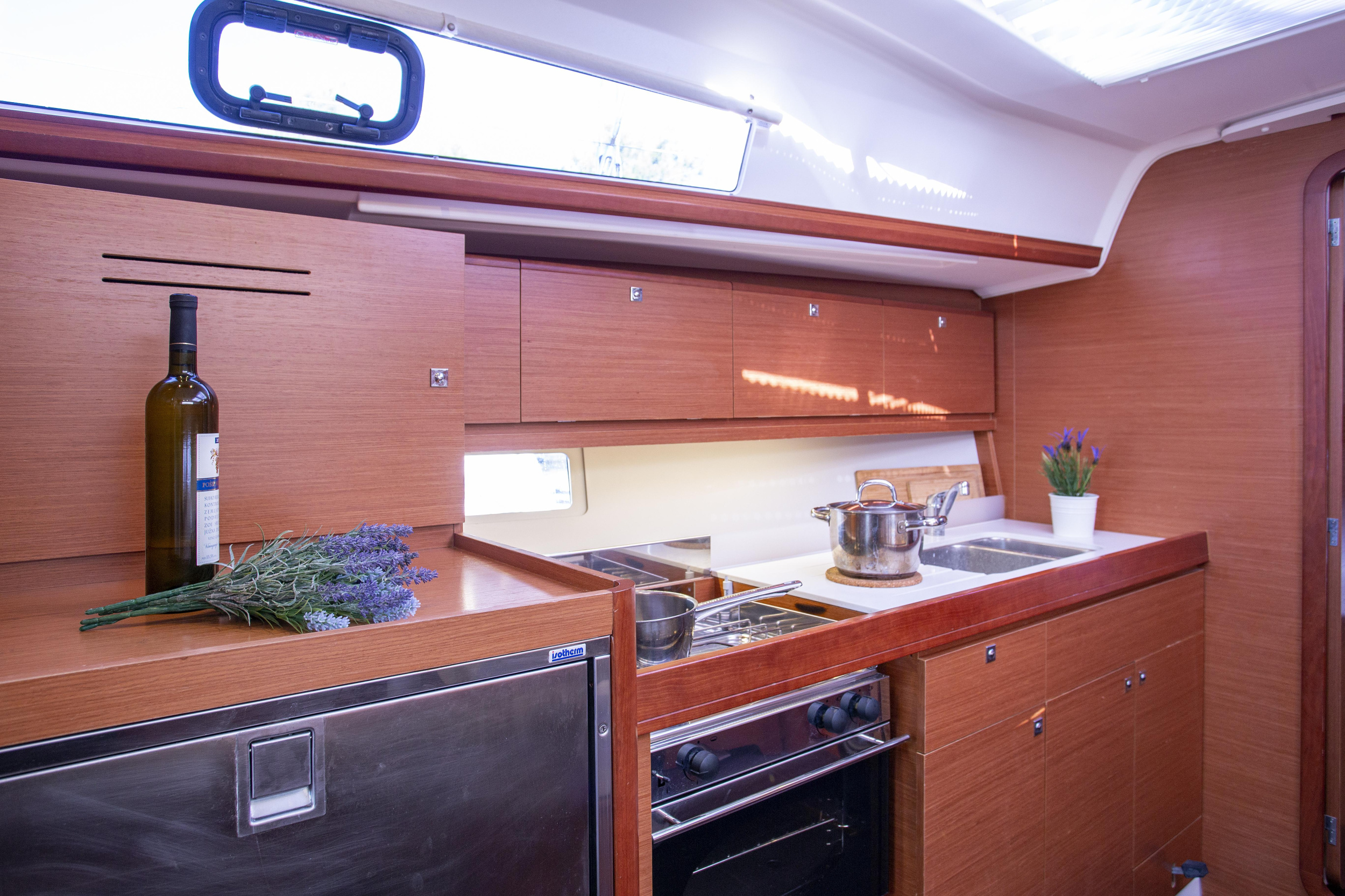 Dufour 382 GL — photo 12