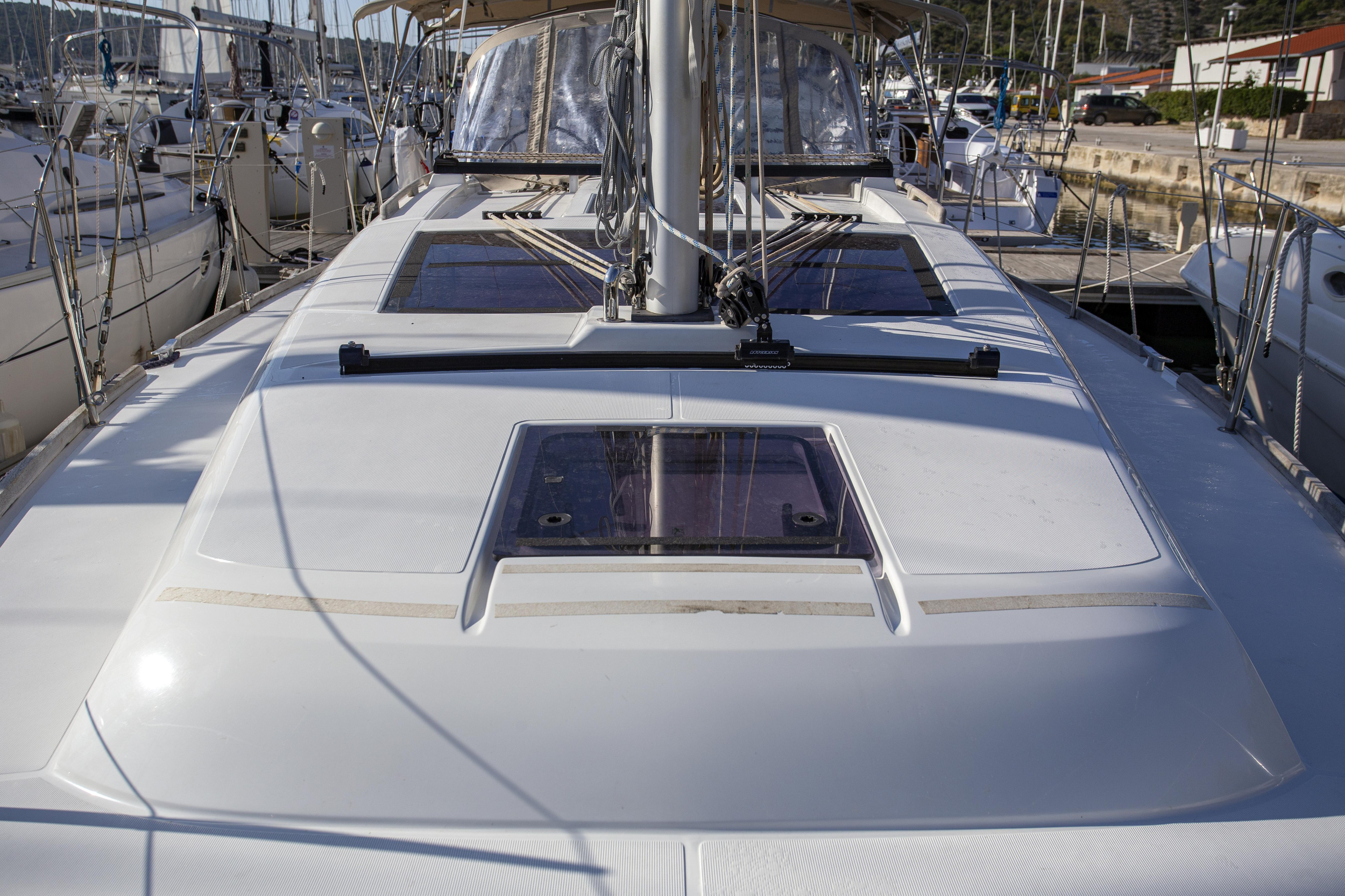 Dufour 382 GL — photo 9