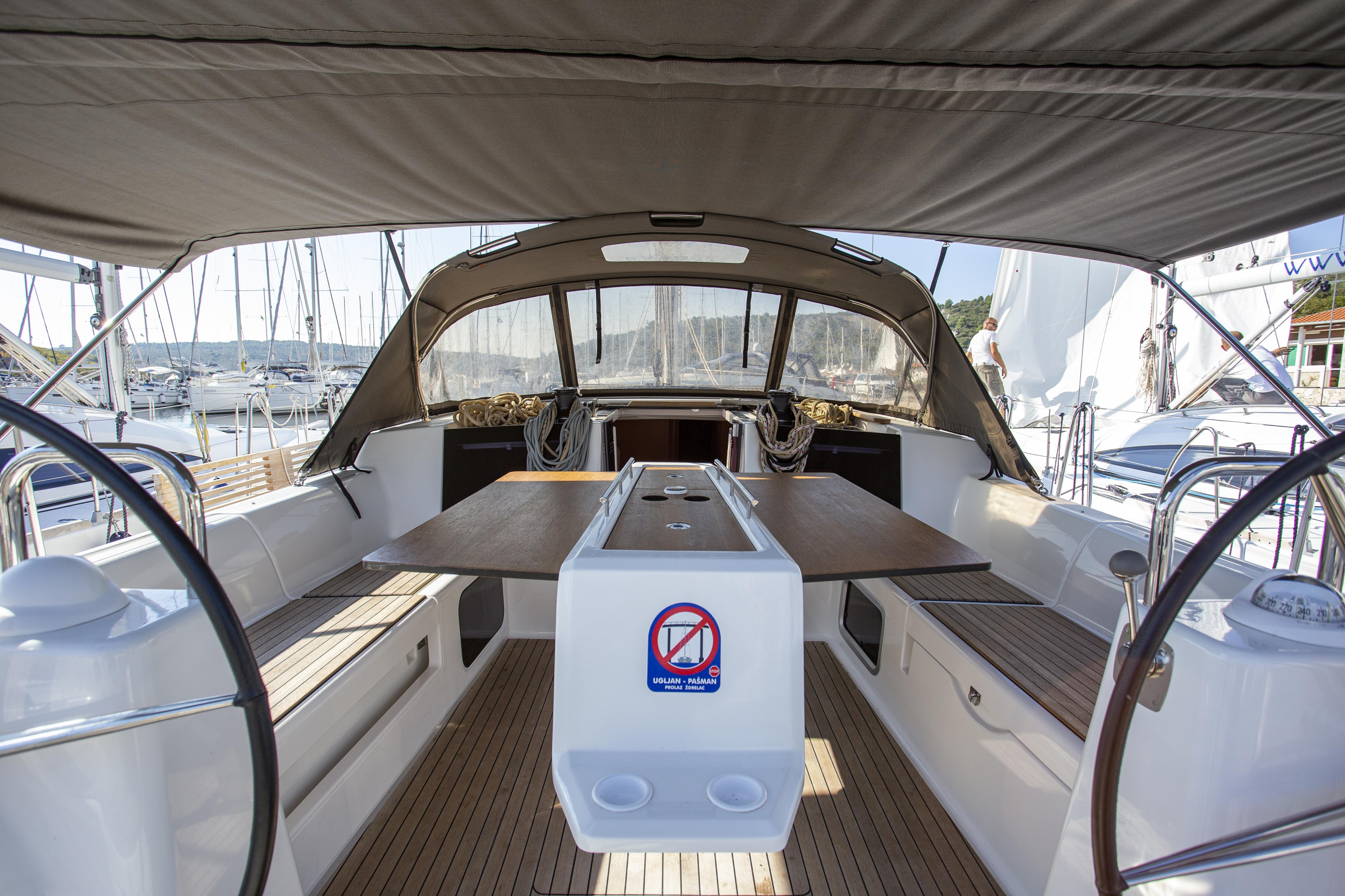 Dufour 460 Grand Large — photo 25
