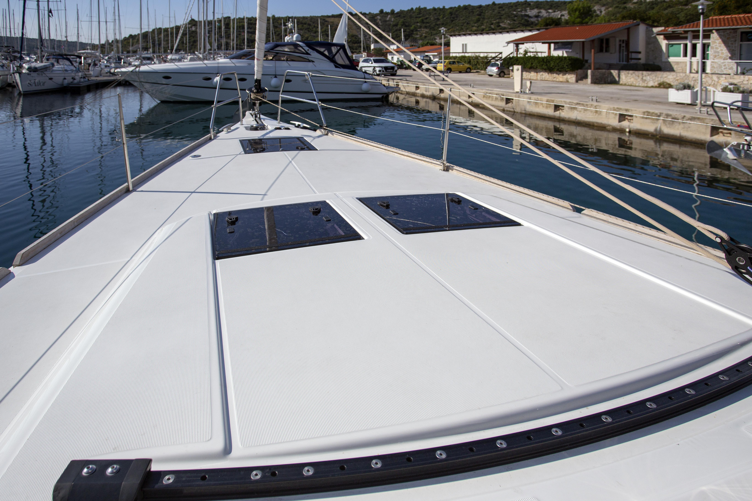 Dufour 460 Grand Large — photo 29