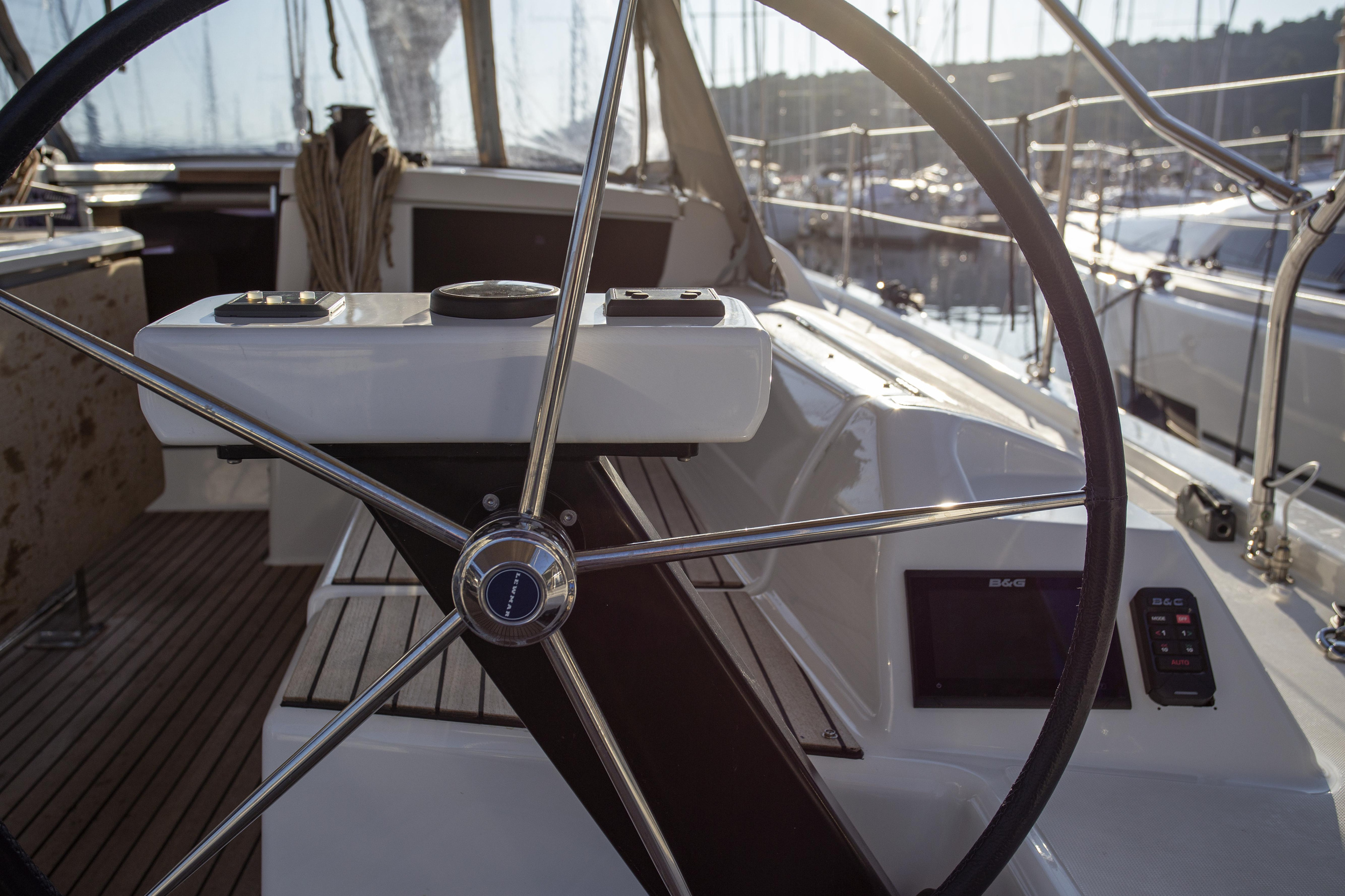 Dufour 430 Grand Large — photo 23