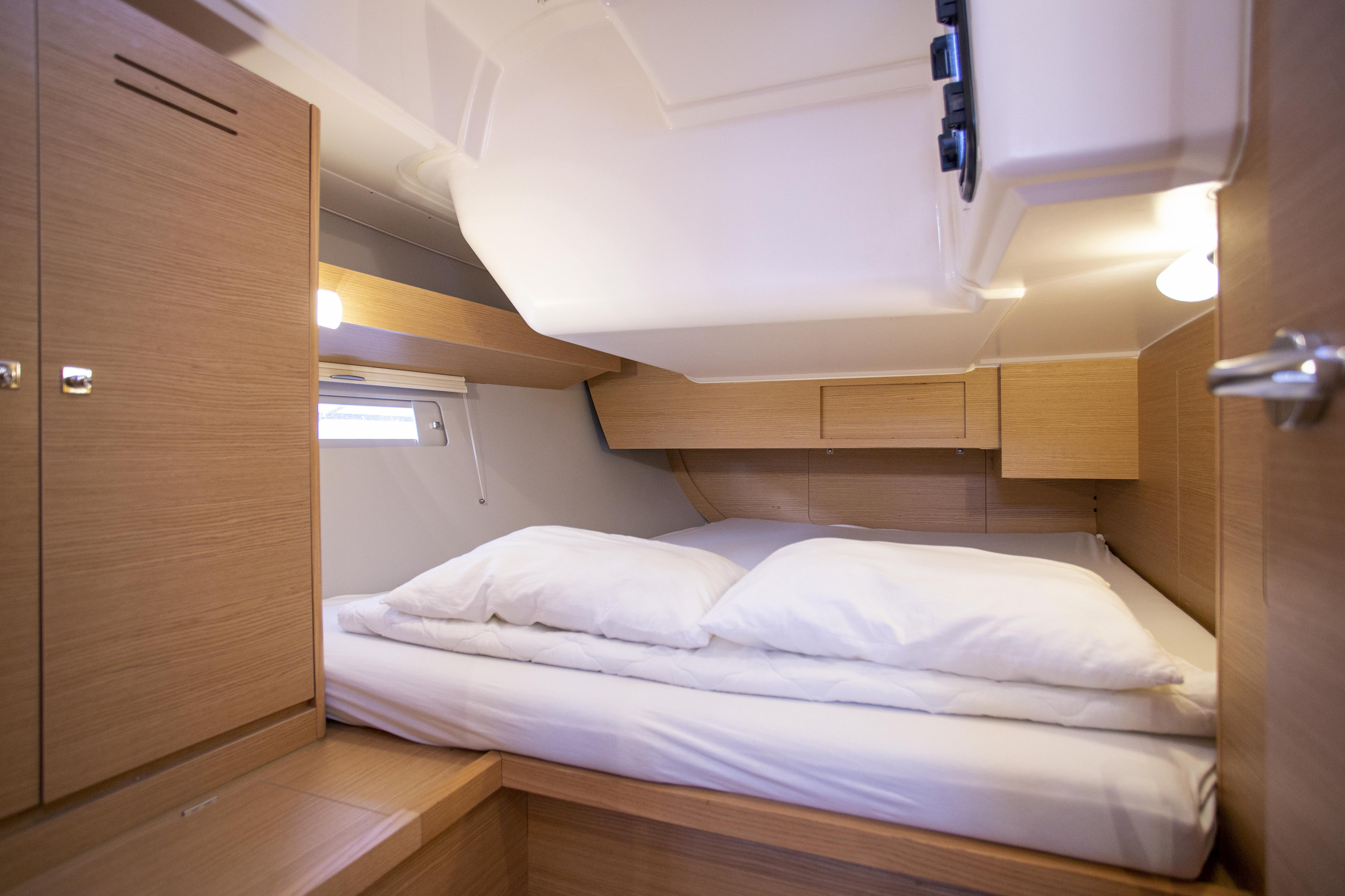 Dufour 430 Grand Large — photo 17