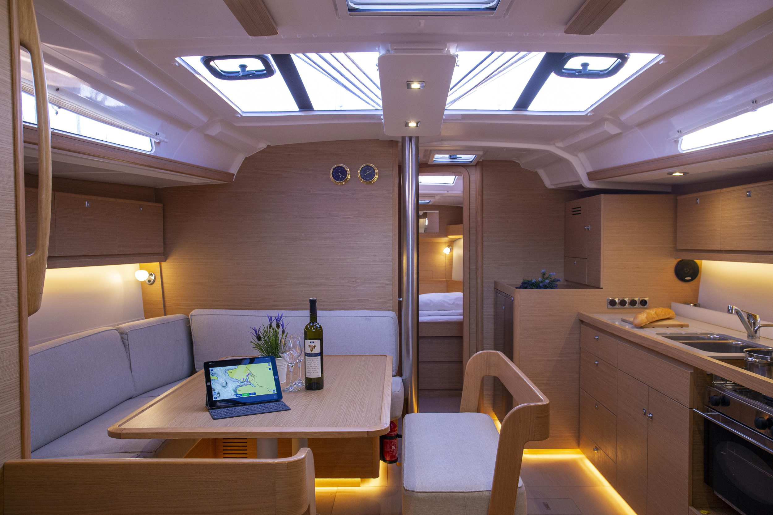 Dufour 430 Grand Large — photo 19