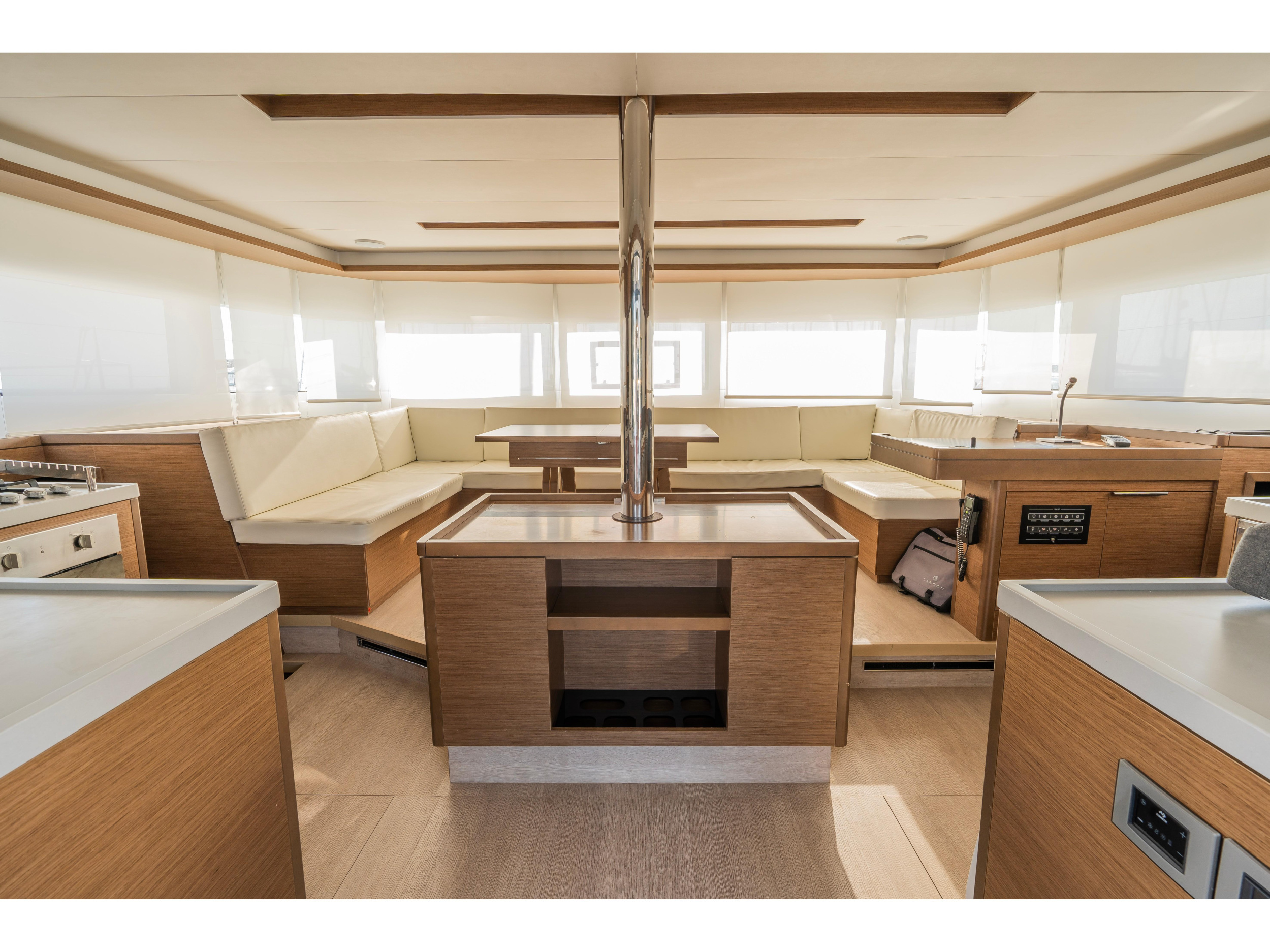 Lagoon 50 (6 cabs) - Skippered — photo 12