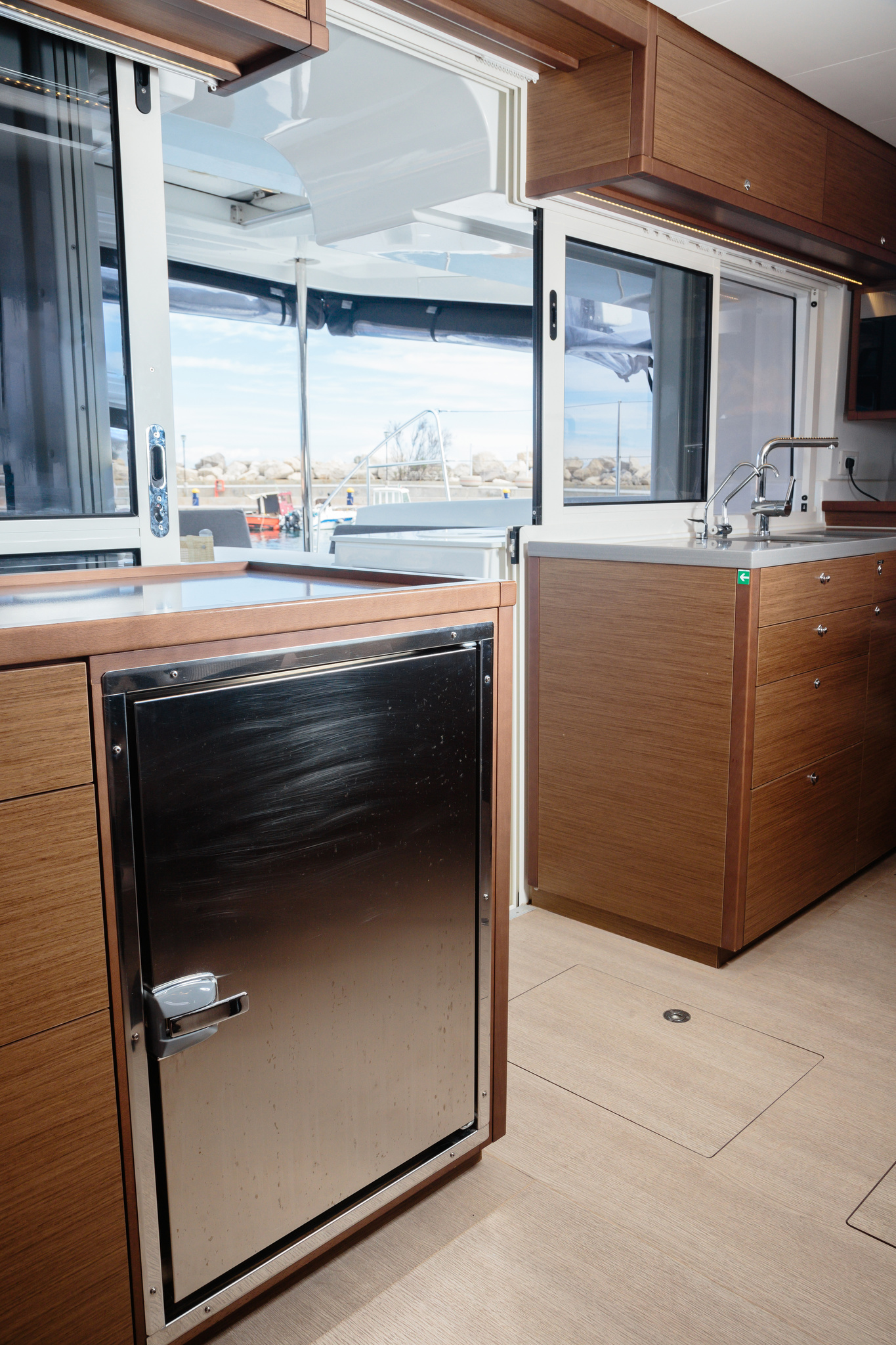 Lagoon 450 Fly — photo 7