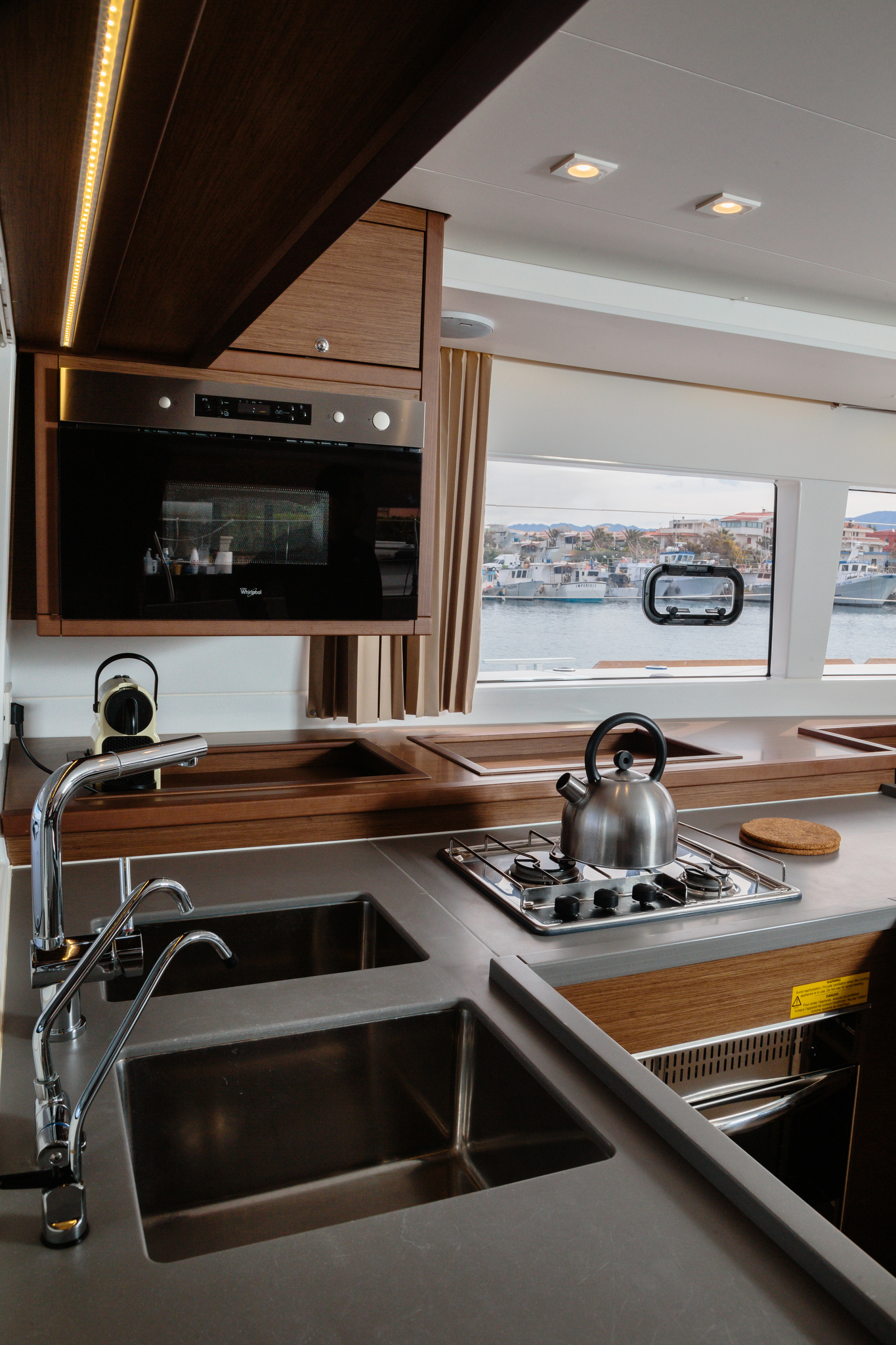 Lagoon 450 Fly — photo 15