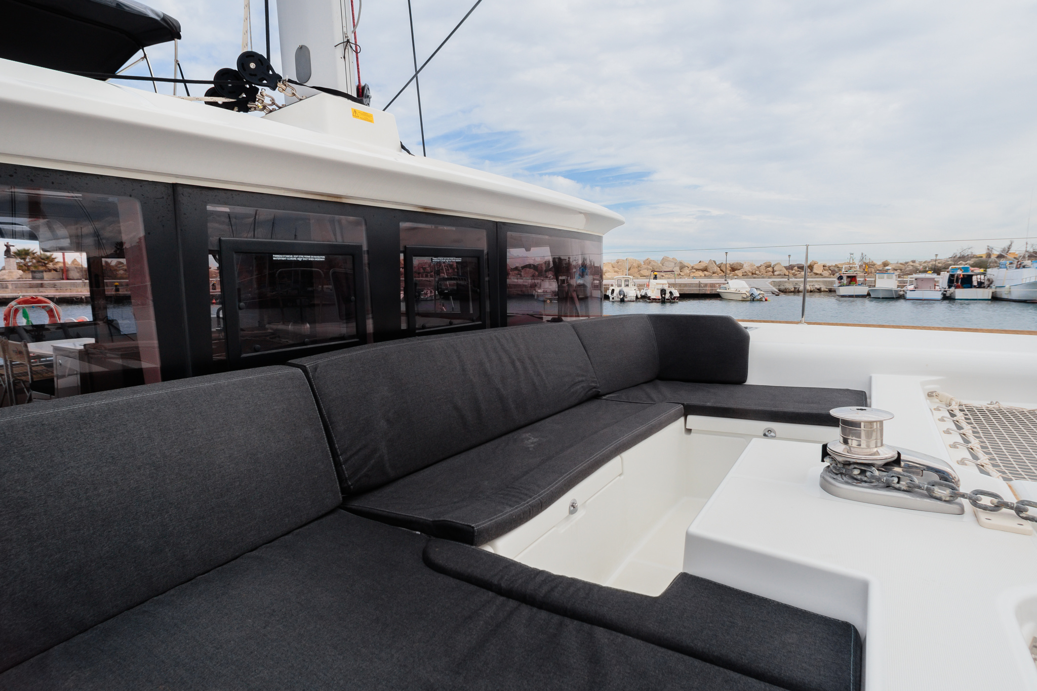 Lagoon 450 Fly — photo 3