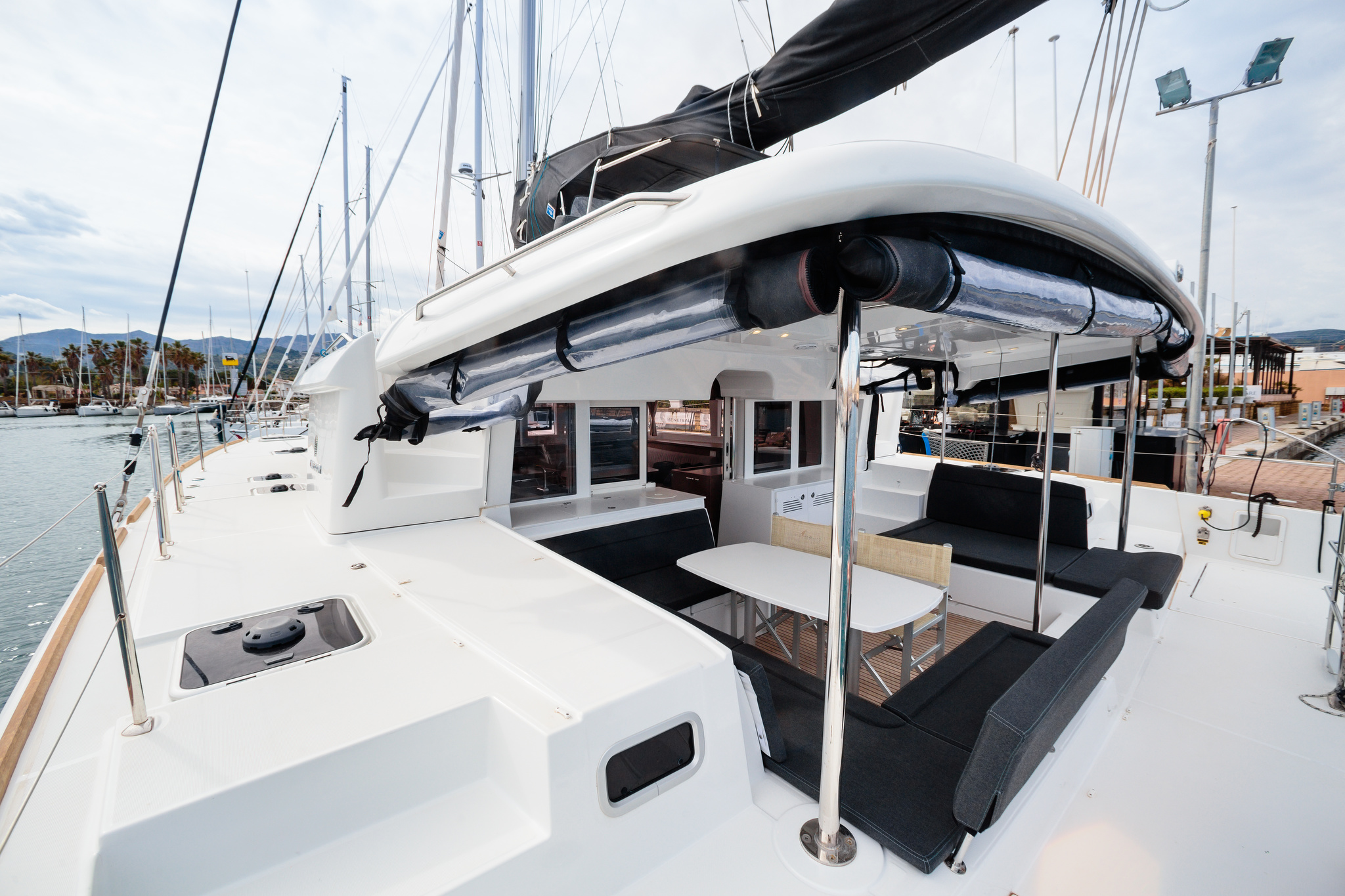Lagoon 450 Fly — photo 5