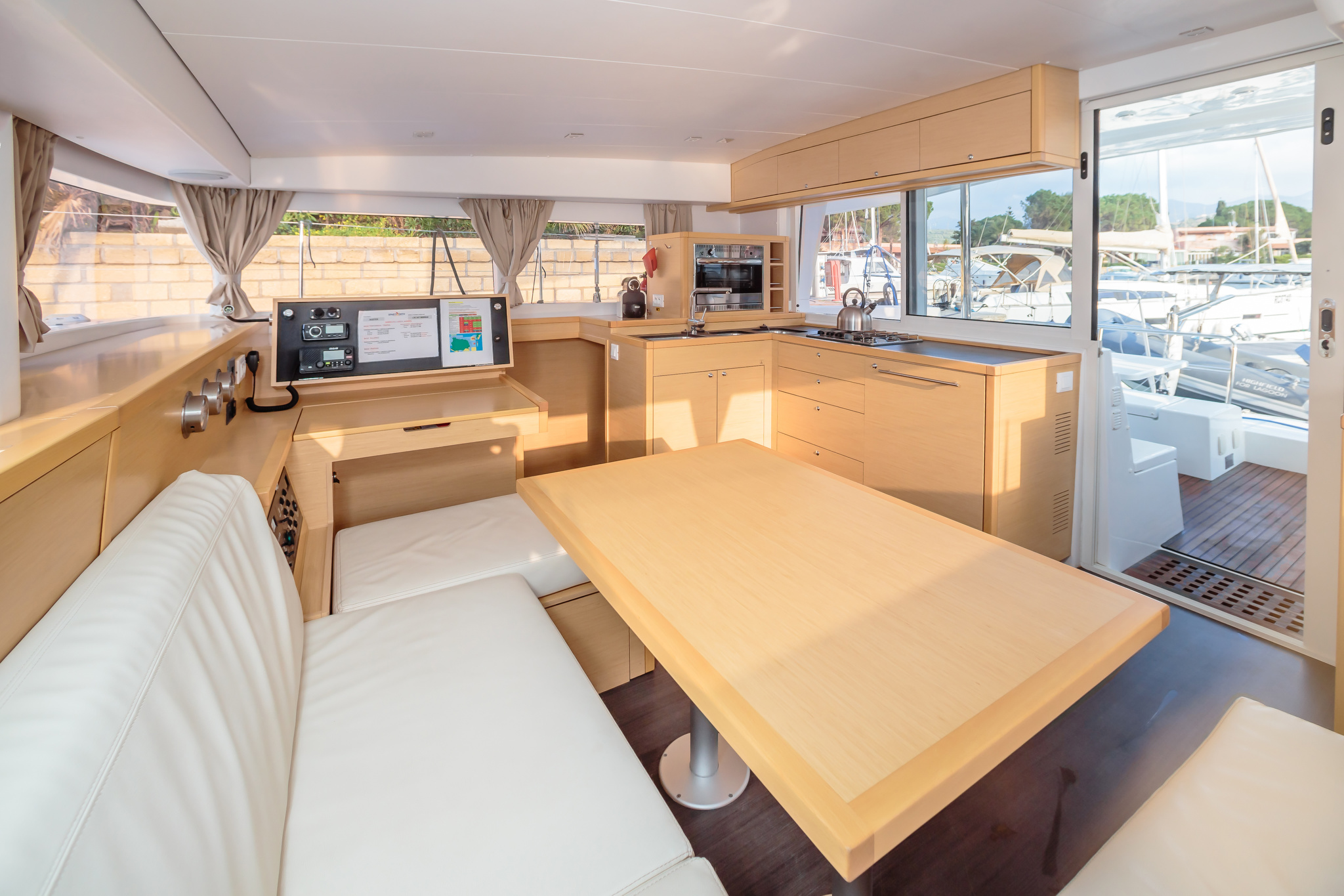 Lagoon 400 S2 — photo 9