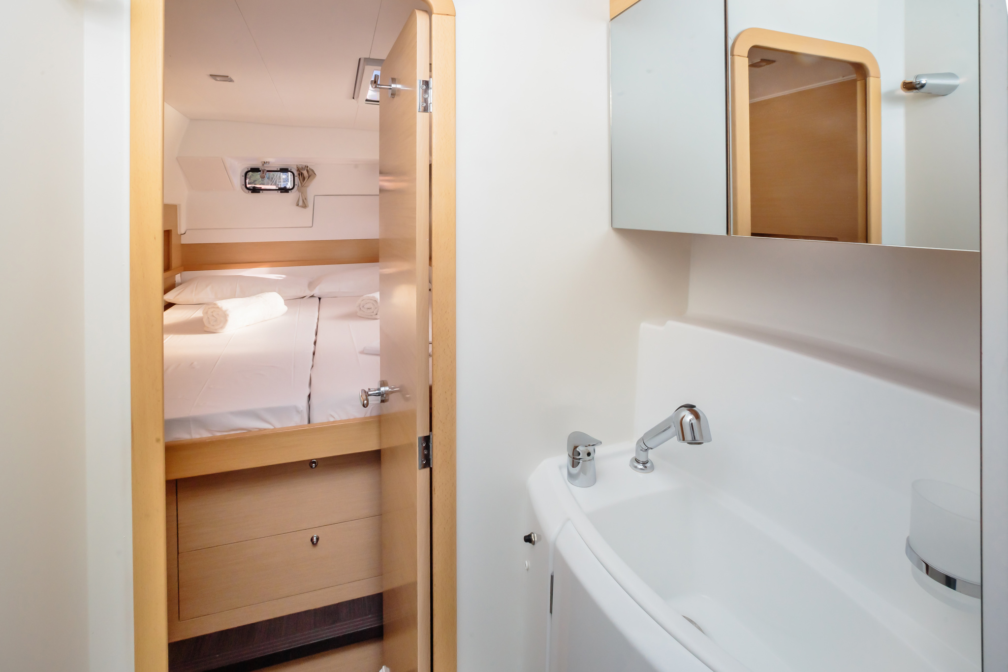 Lagoon 400 S2 — photo 4