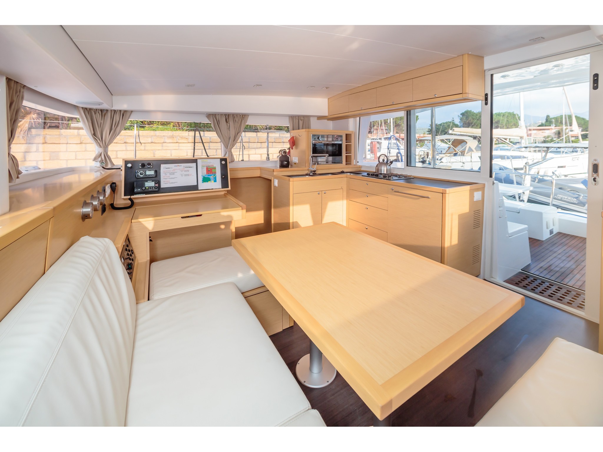 Lagoon 400 S2 — photo 11