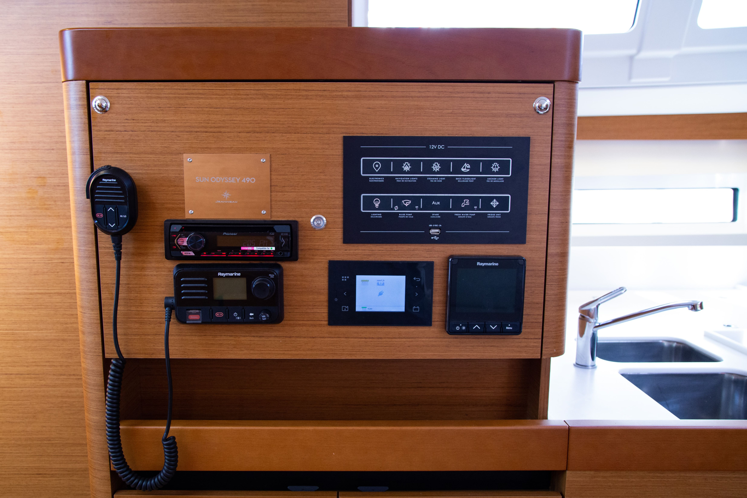 Sun Odyssey 490 4 cabins — photo 3
