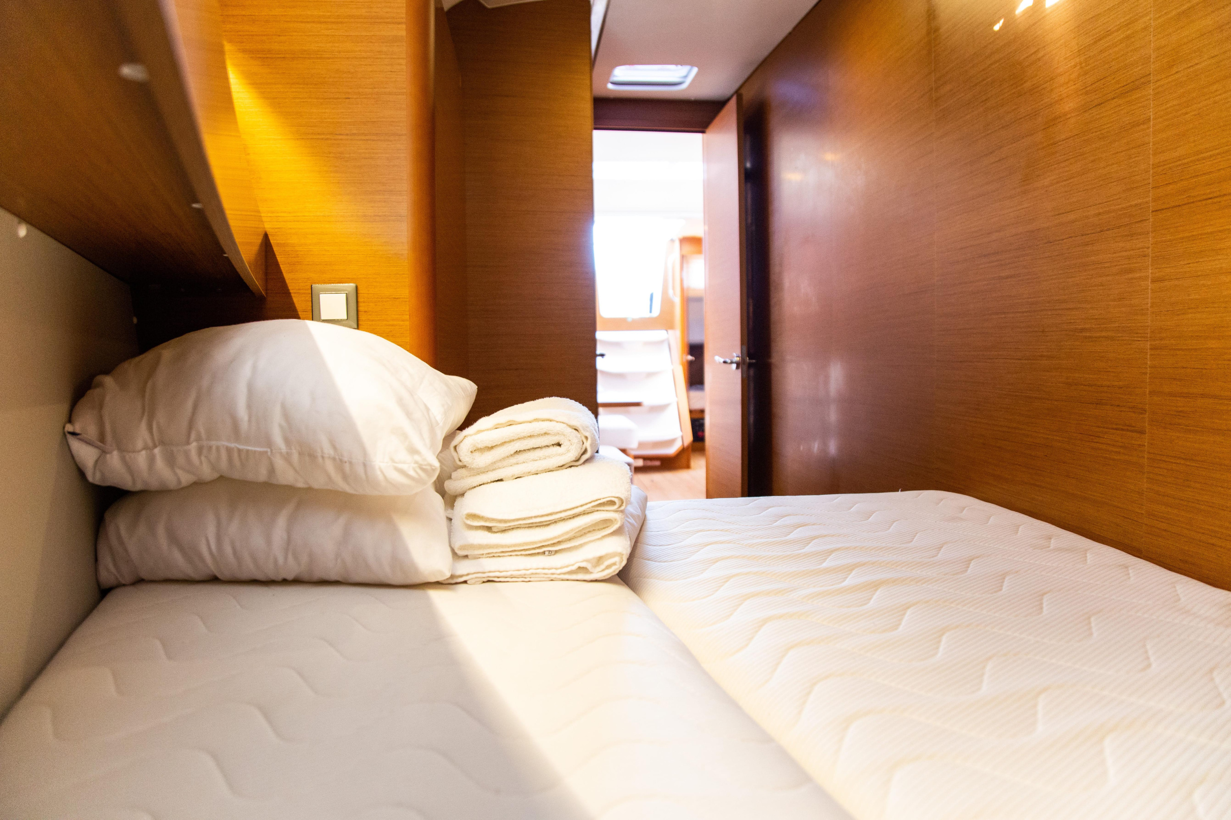 Sun Odyssey 490 4 cabins — photo 6