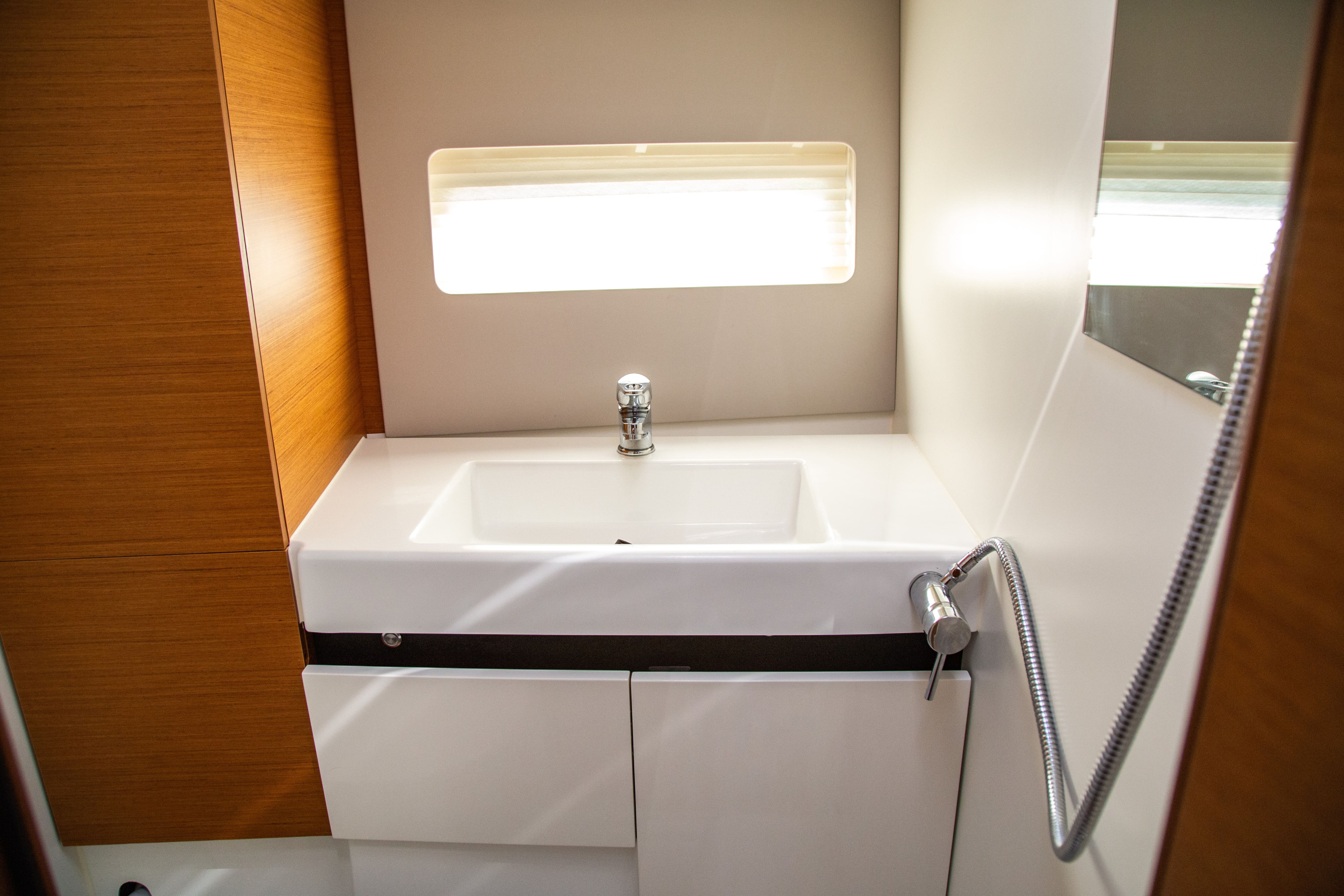 Sun Odyssey 490 4 cabins — photo 8