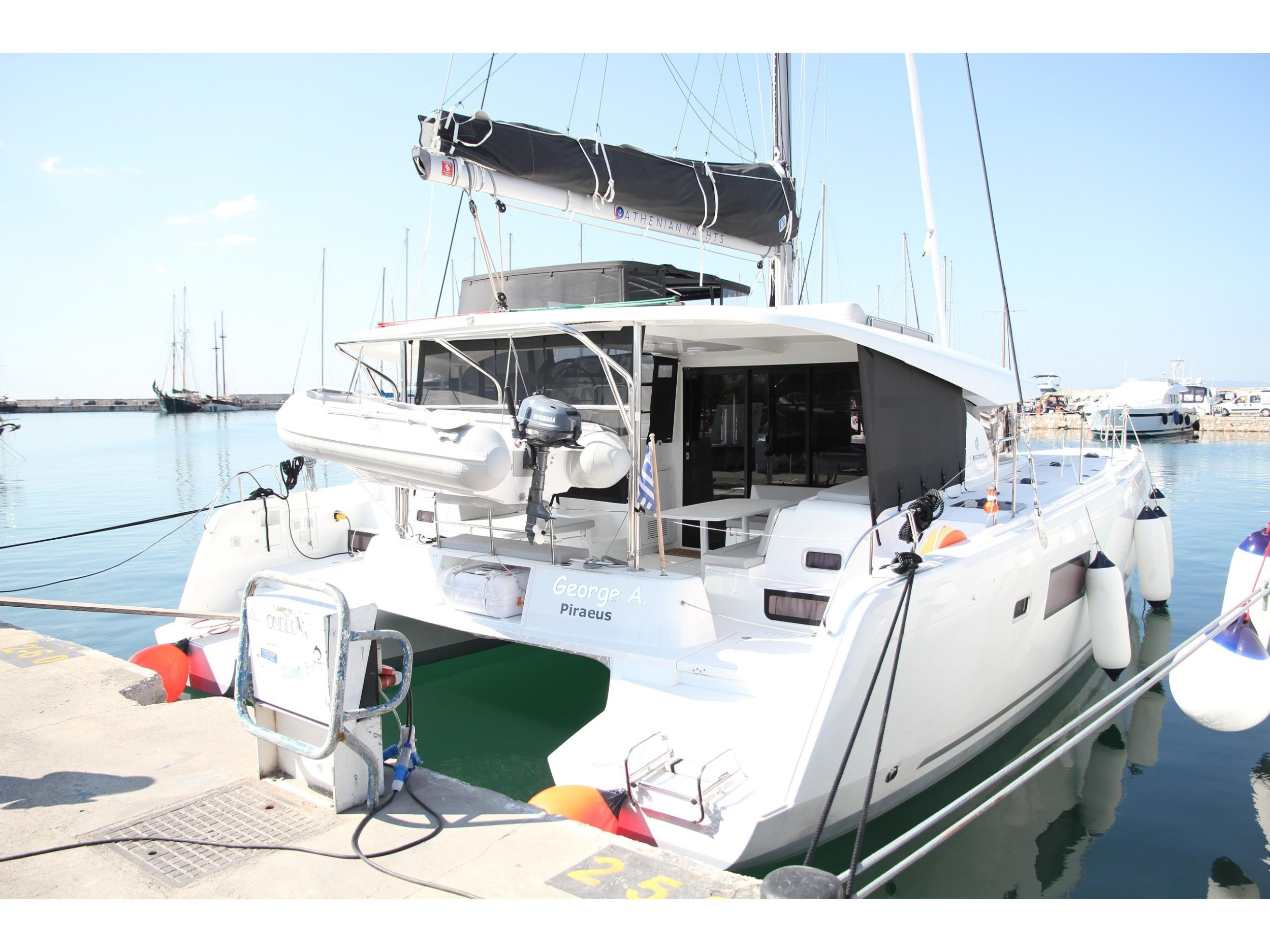 Lagoon 42 (4 Dbl / 2 singles 12) — photo 1