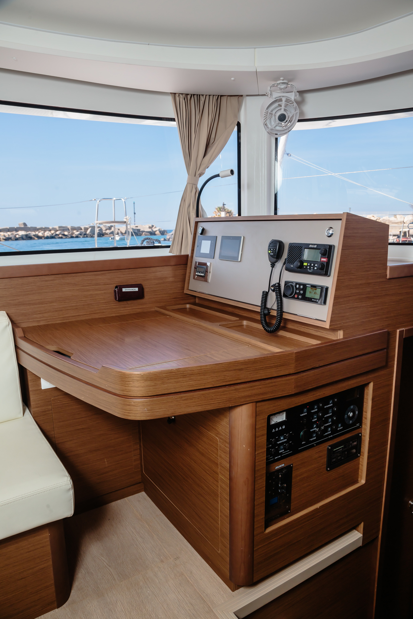 Lagoon 42 — photo 12