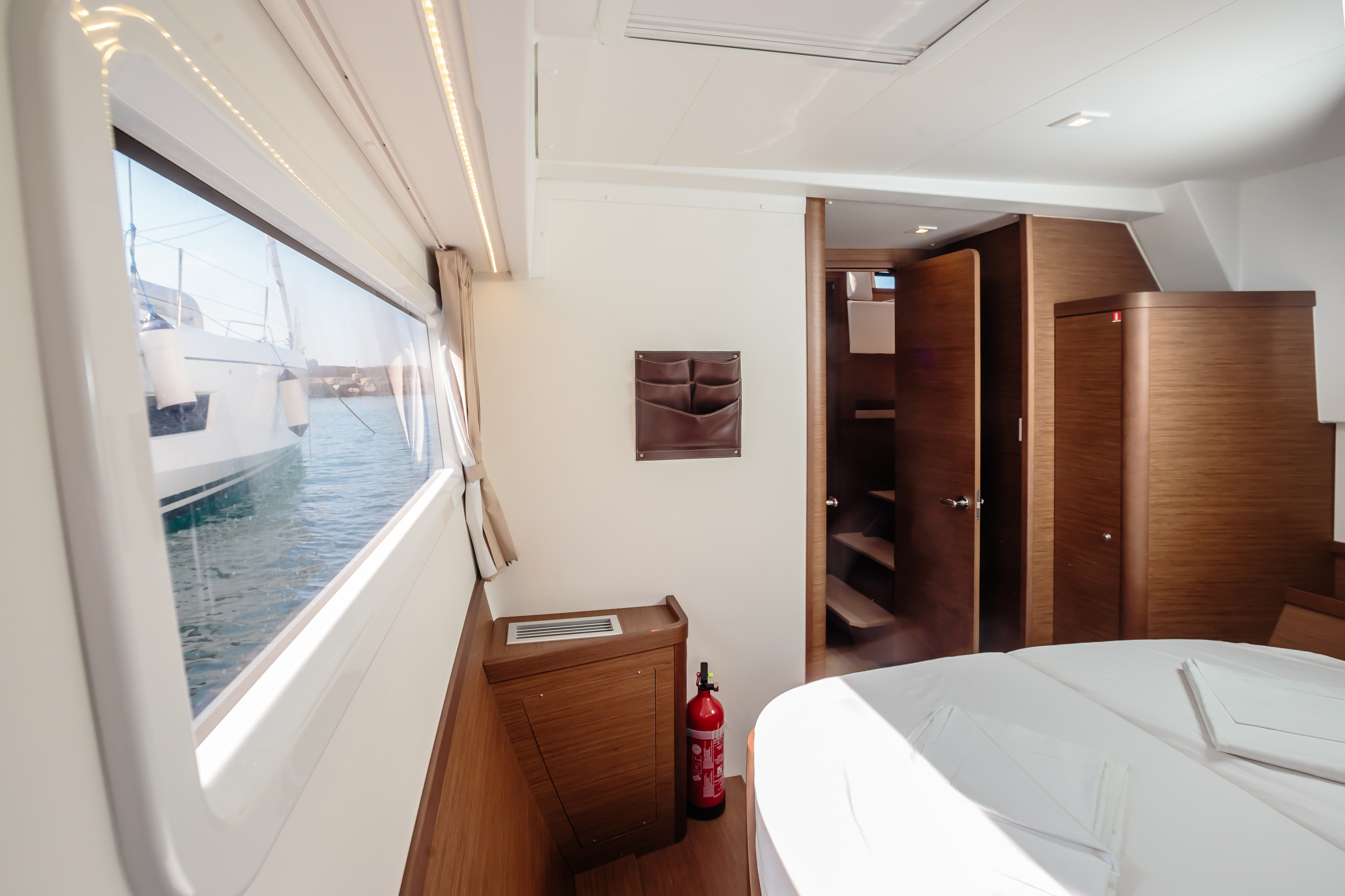Lagoon 42 — photo 16