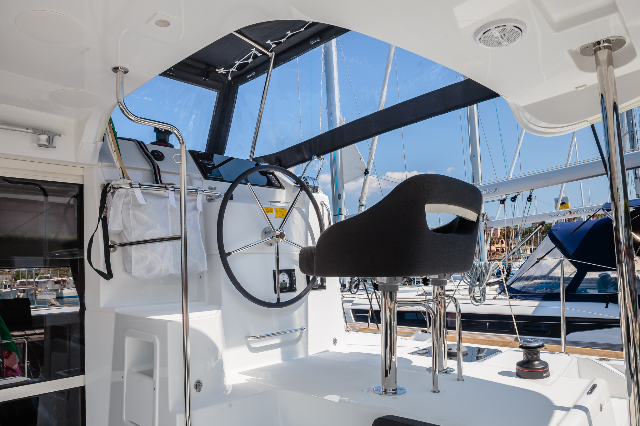 Lagoon 40 — photo 8