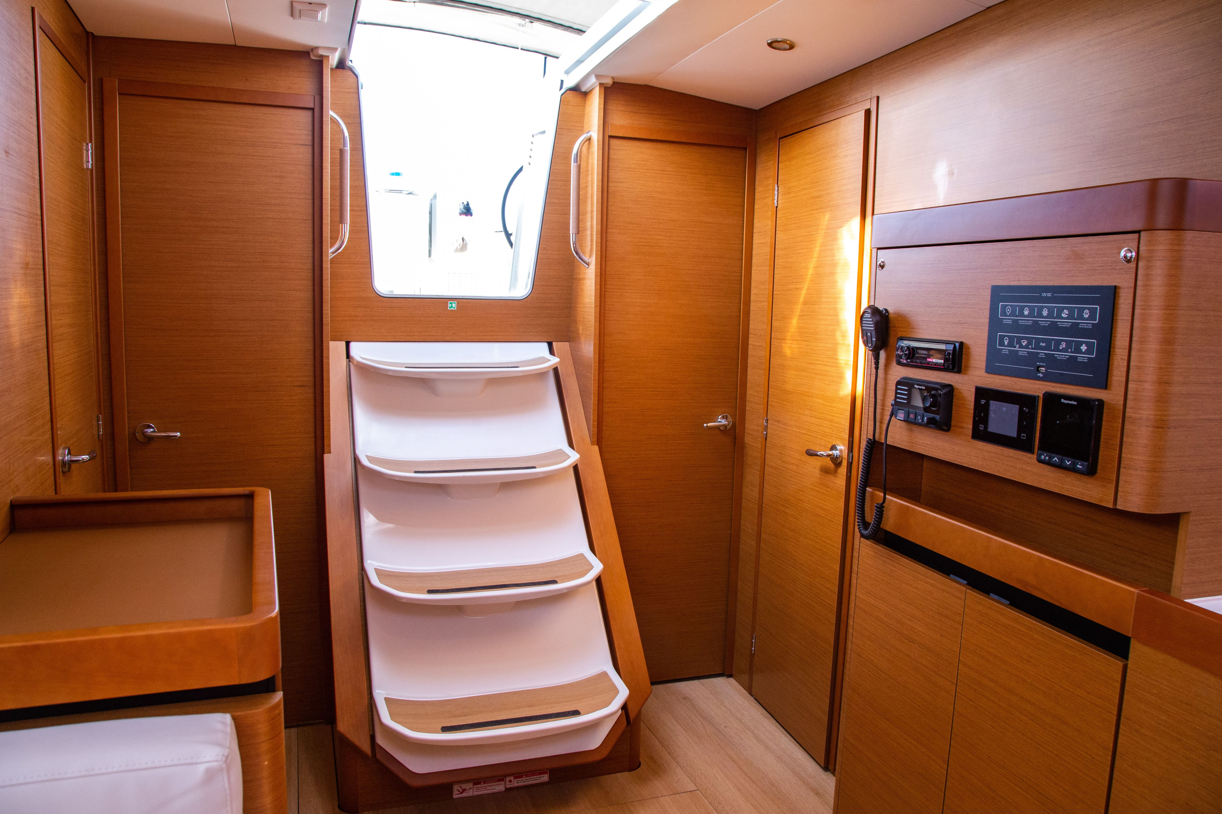 Sun Odyssey 490 5 cabins — photo 6
