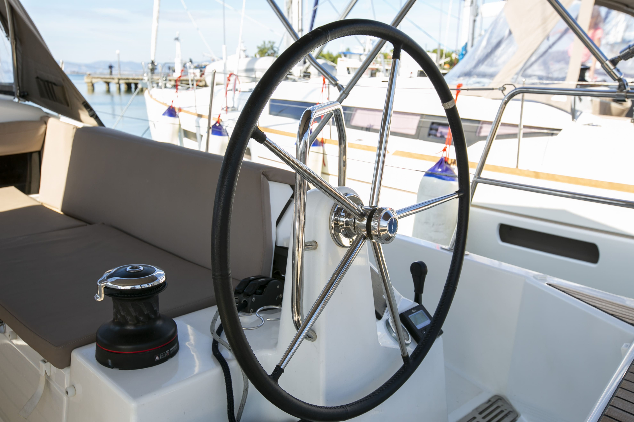 Sun Odyssey 440 — photo 8
