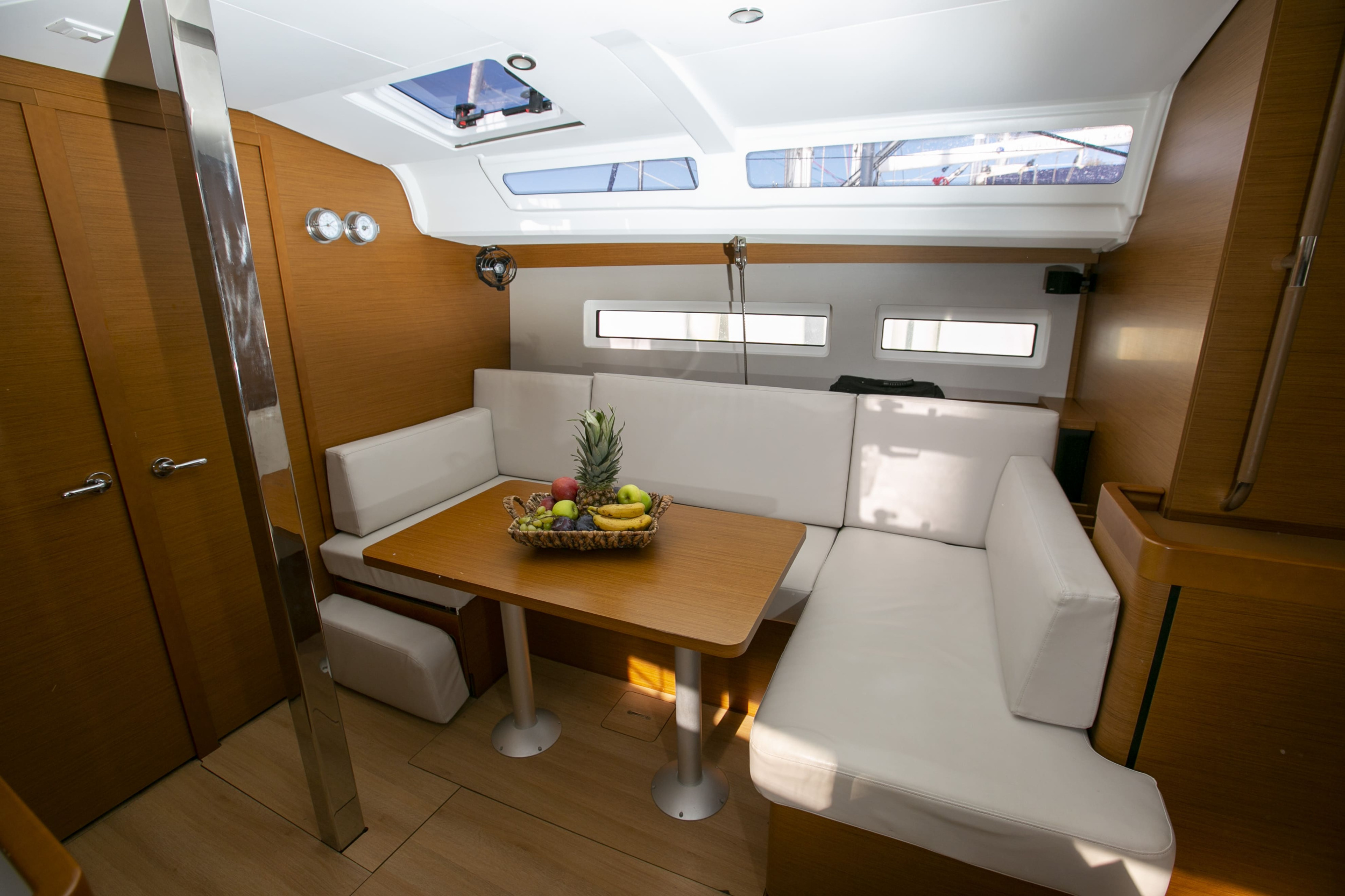 Sun Odyssey 440 — photo 3