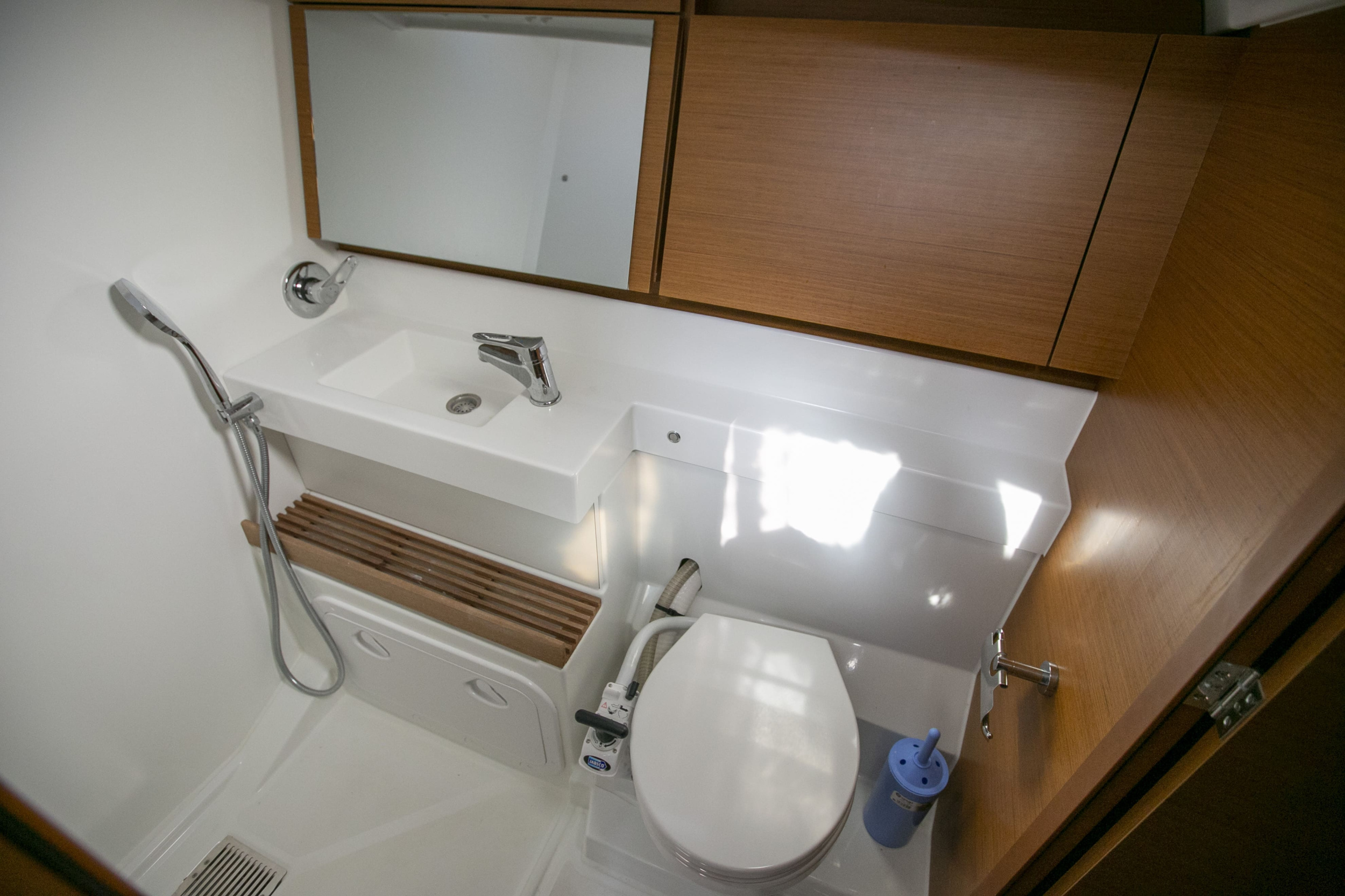 Sun Odyssey 440 — photo 7