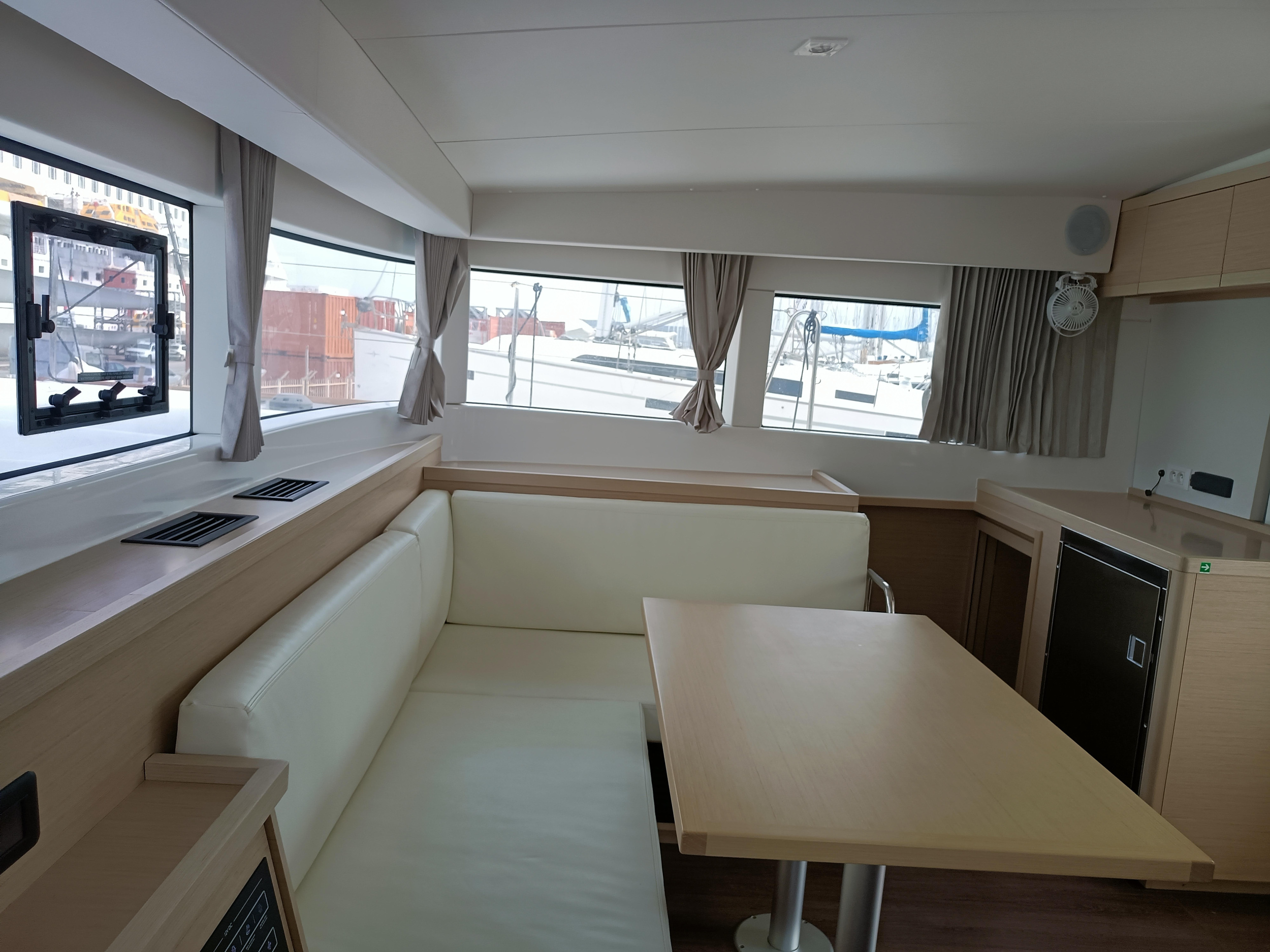 Lagoon 40 — photo 20