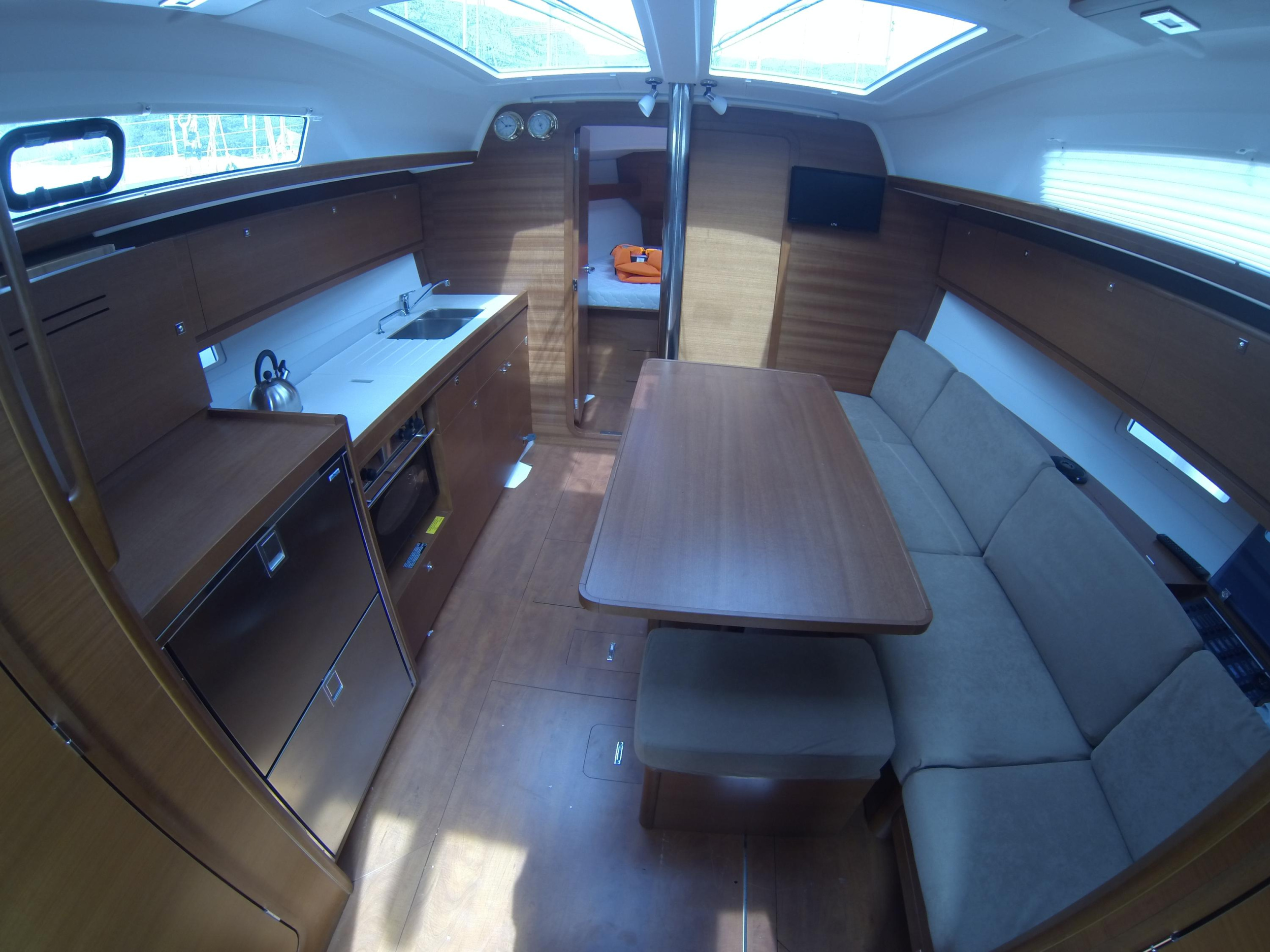 Dufour 382 Grand Large — photo 5