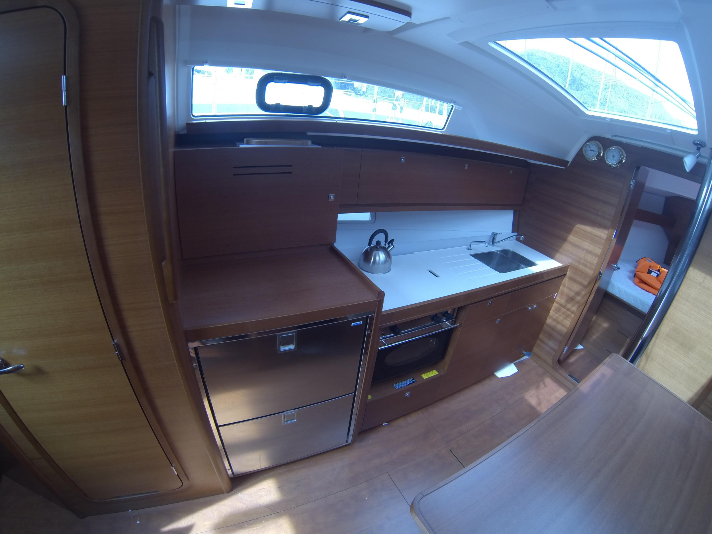 Dufour 382 Grand Large — photo 8