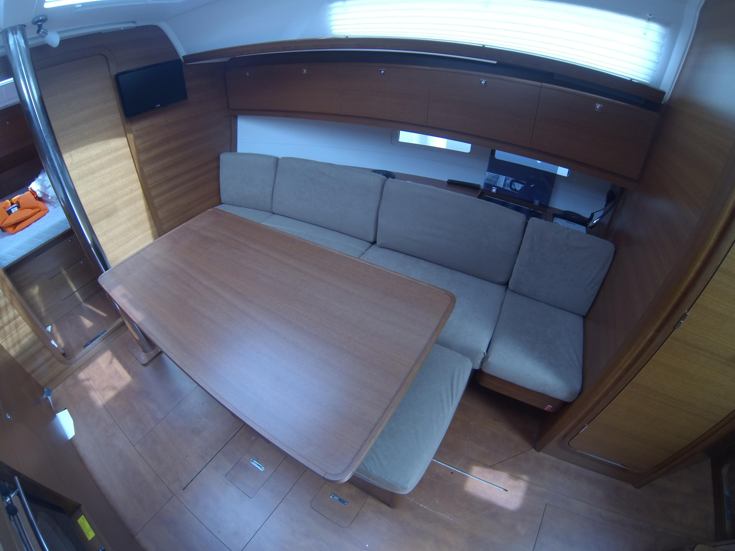 Dufour 382 Grand Large — photo 11