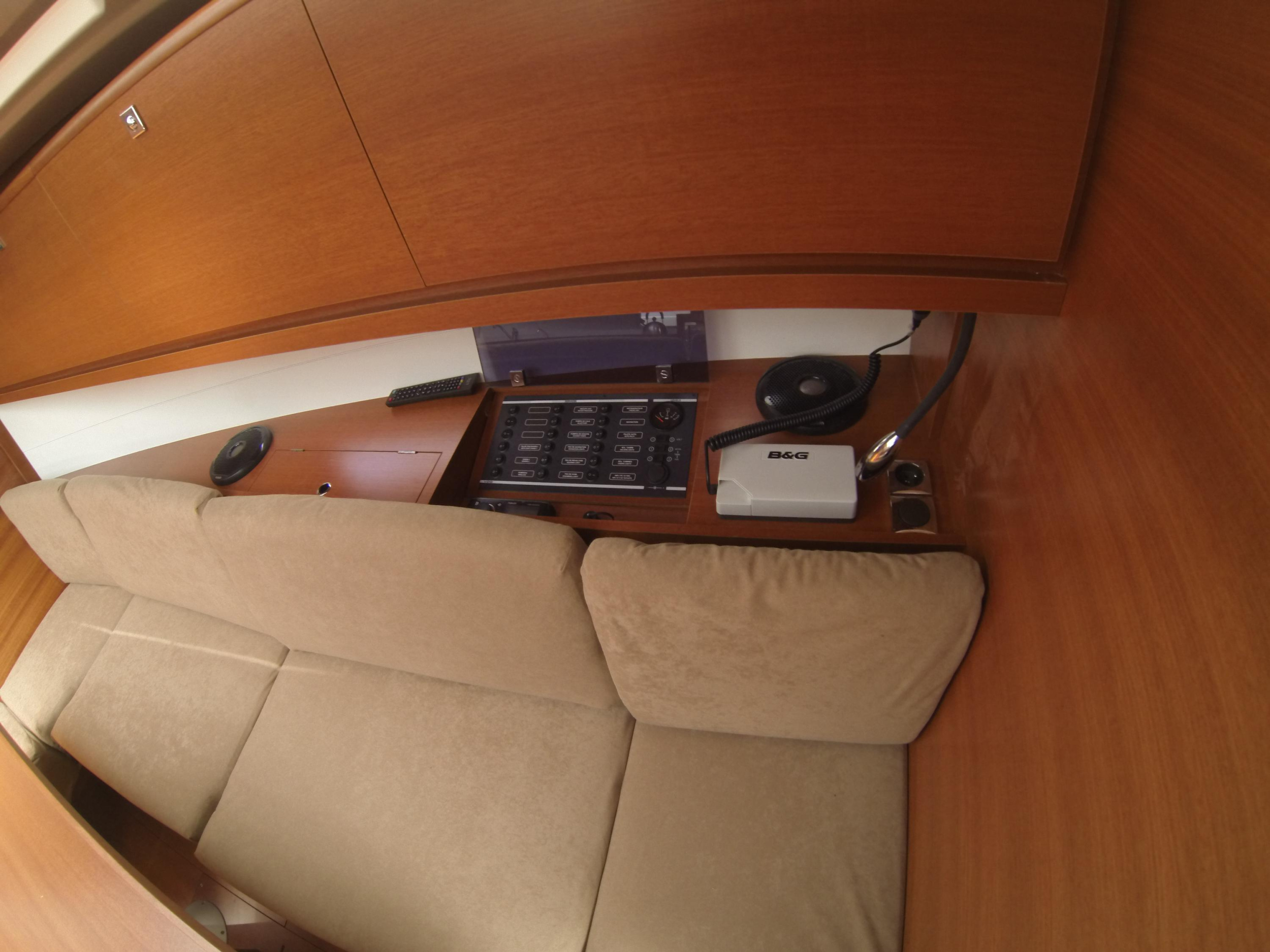 Dufour 382 Grand Large — photo 17