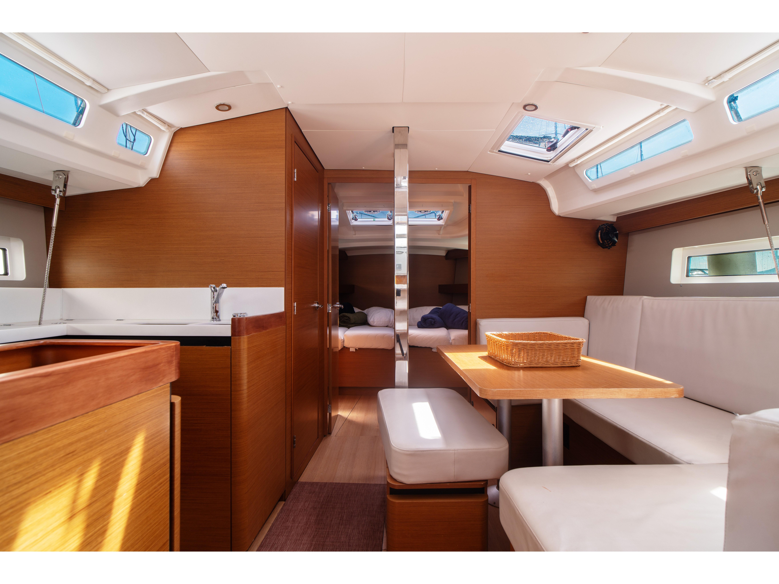 Sun Odyssey 440 — photo 9
