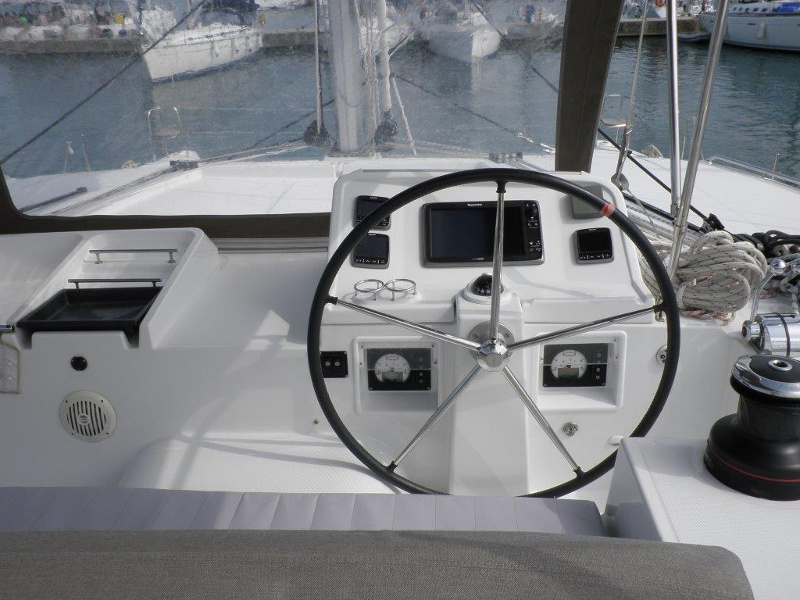 Lagoon 450 — photo 8