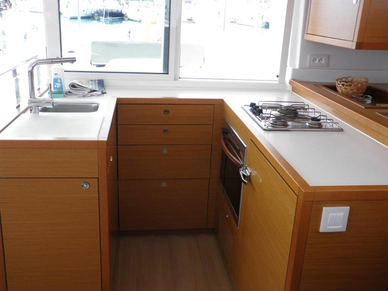 Lagoon 450 — photo 6