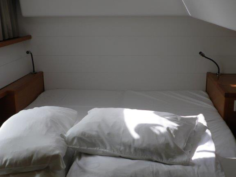 Lagoon 450 — photo 2