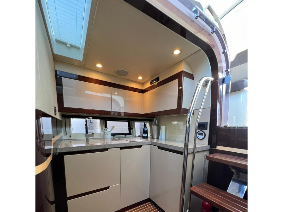 Galeon 385 HTS — photo 15