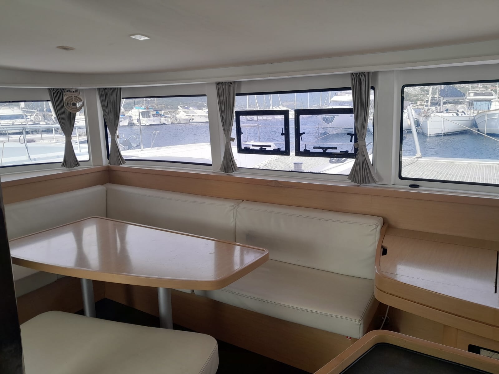 Lagoon 42 — photo 17